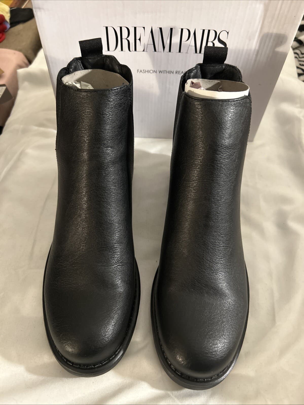 Dream Pairs fashion within reach Isabella two black size 7