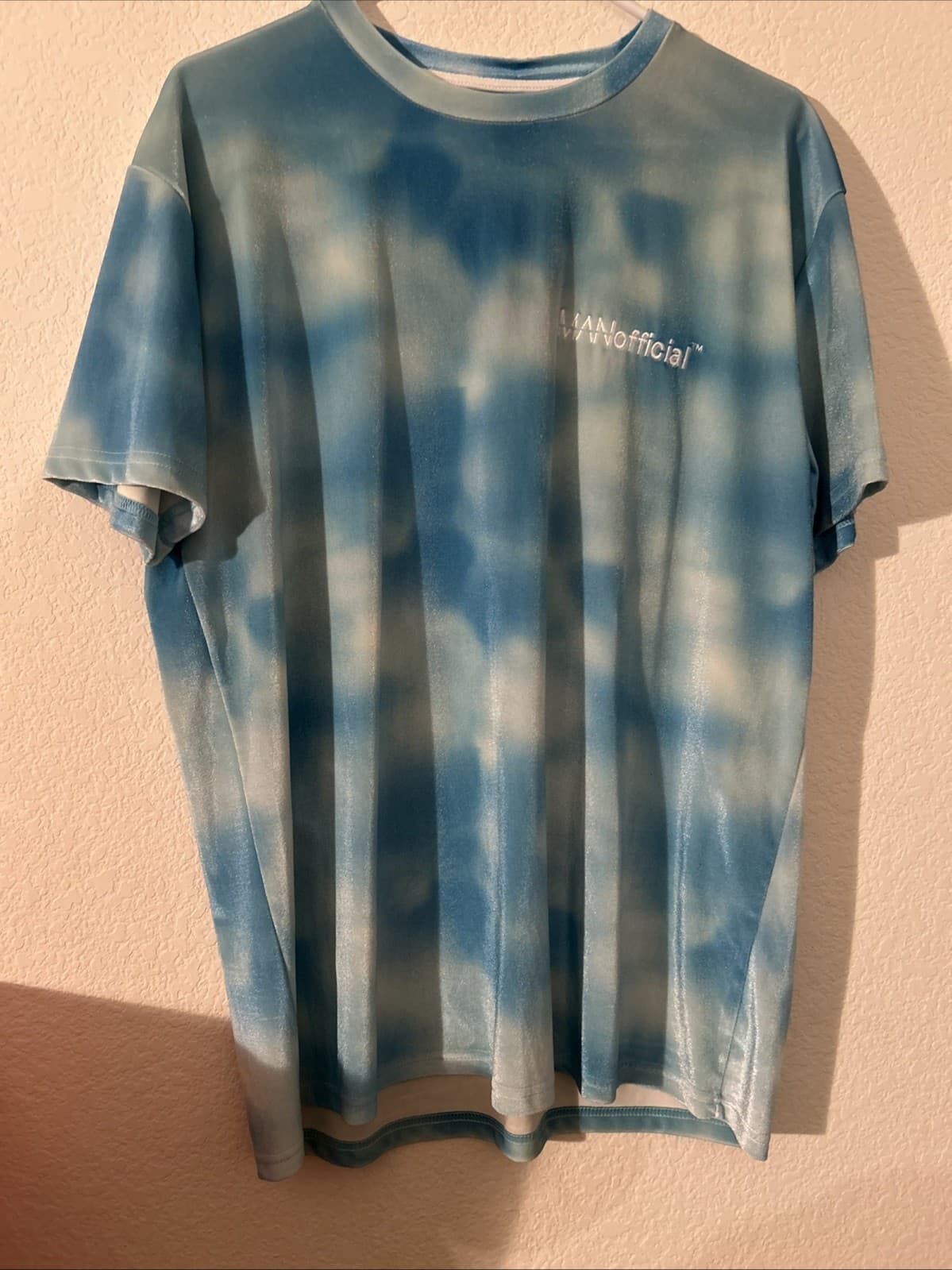 Men’s Tie Dye Velour Blue Shirt NWT Small