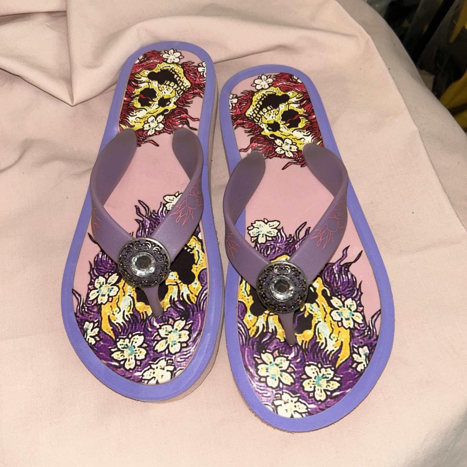 Women’s Chucky Flip Flops New Size 6 Breckelles