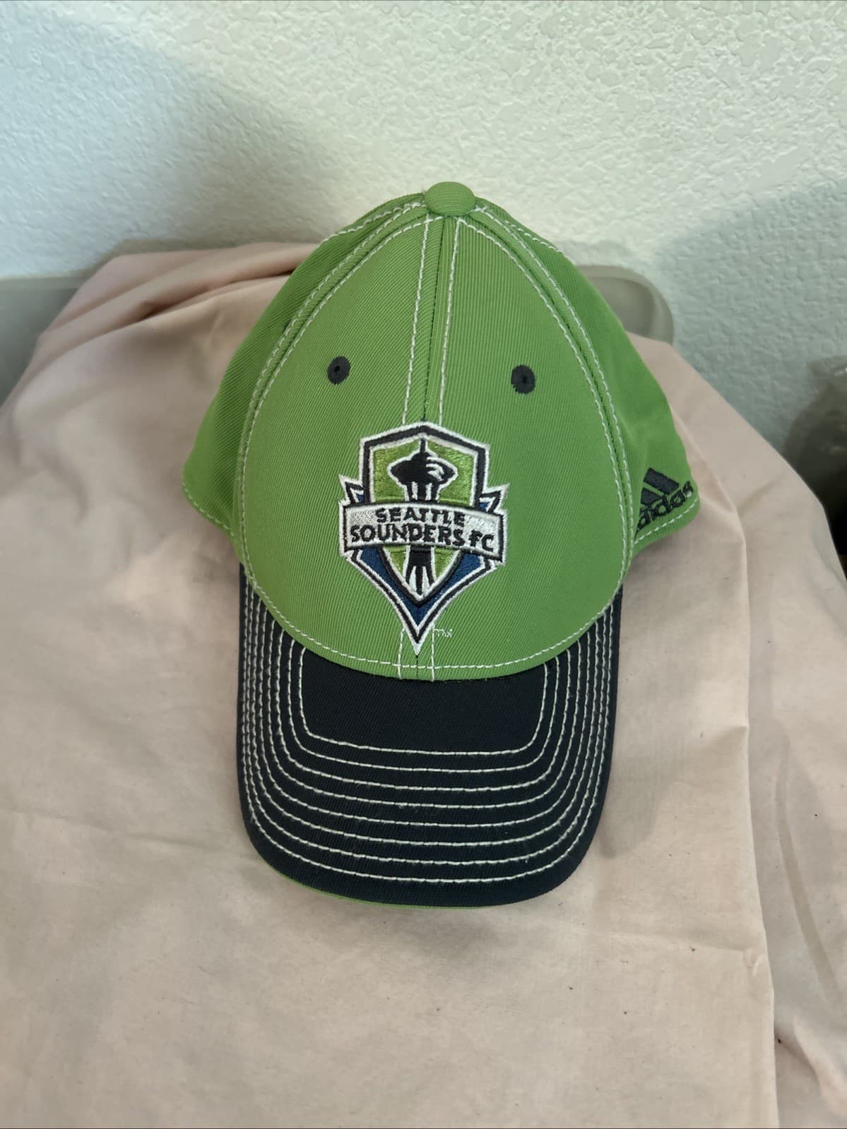 Seattle Sounders Cap S/M New