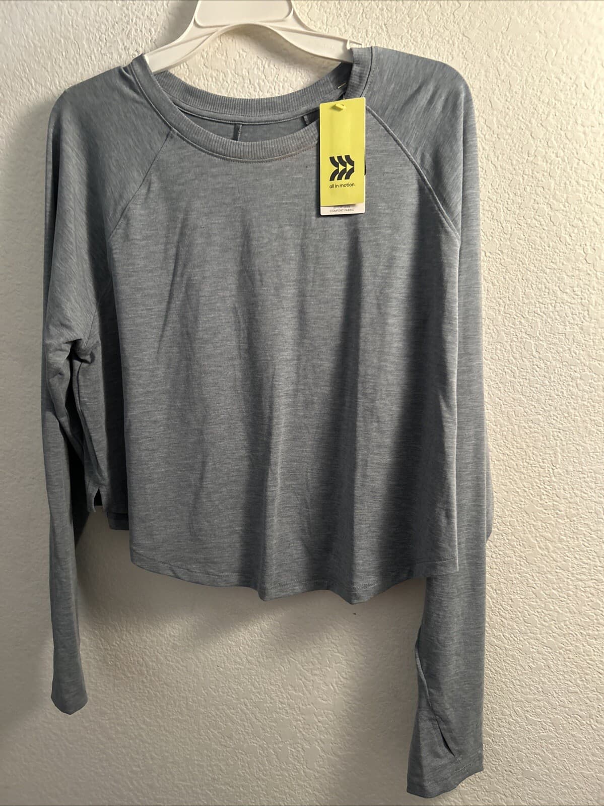 Women’s medium crop shirt new