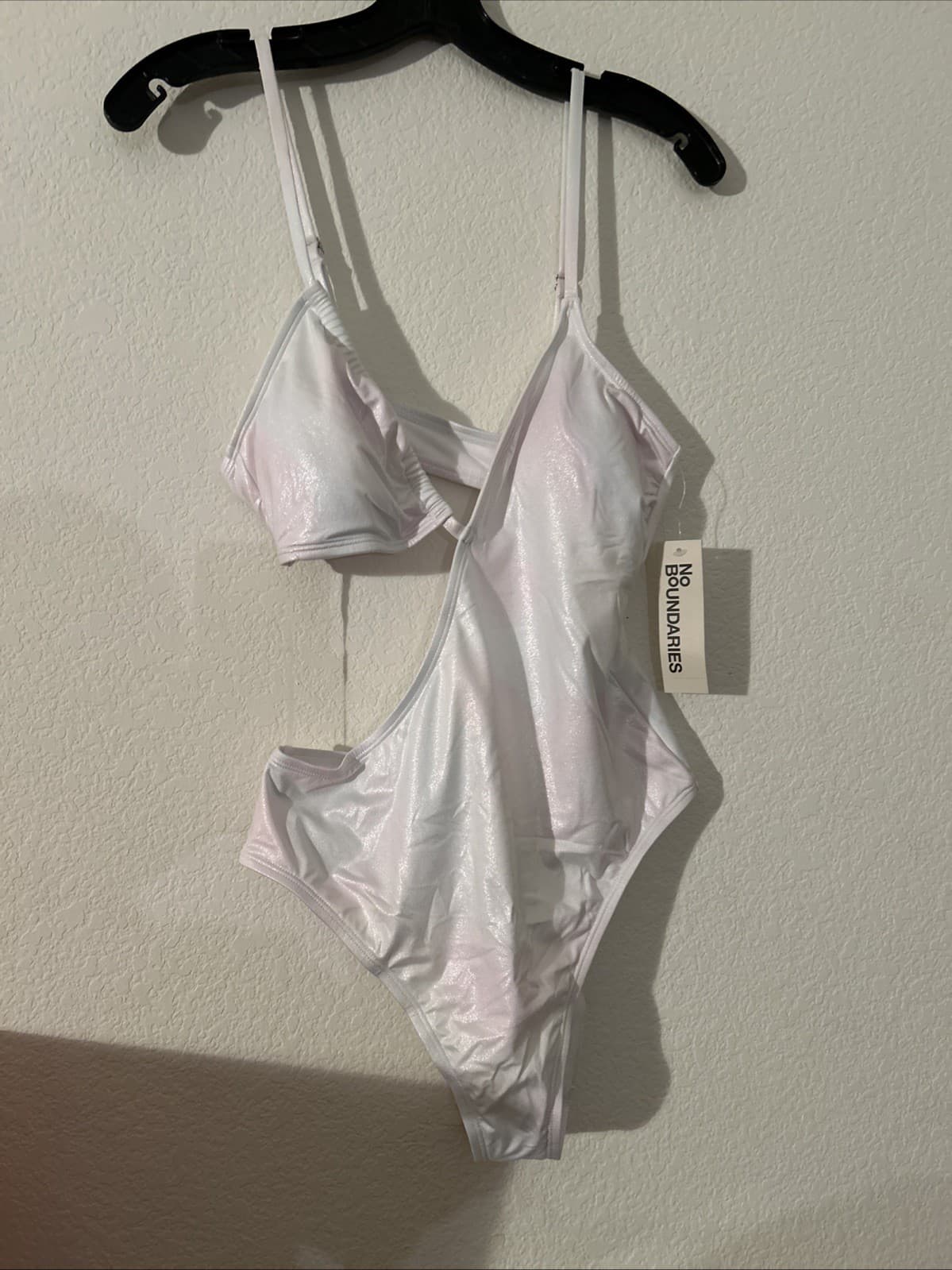 Womens XXS 00 Cheeky Cutout 1 Piece no boundaries swimsuit Vivid White NWT