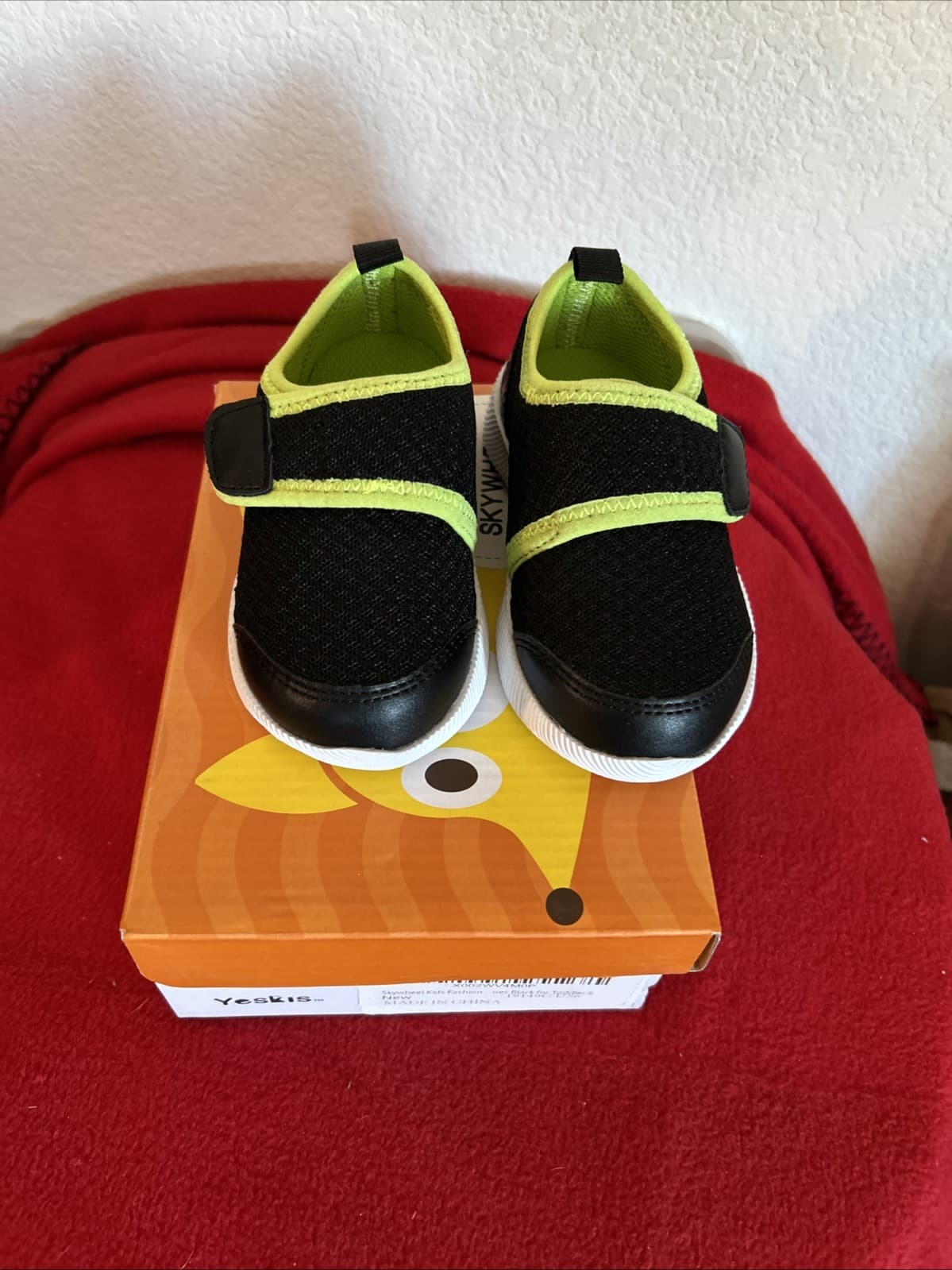 Girls Yeskis Toddler Black Sneakers Size 6 New Skywheel