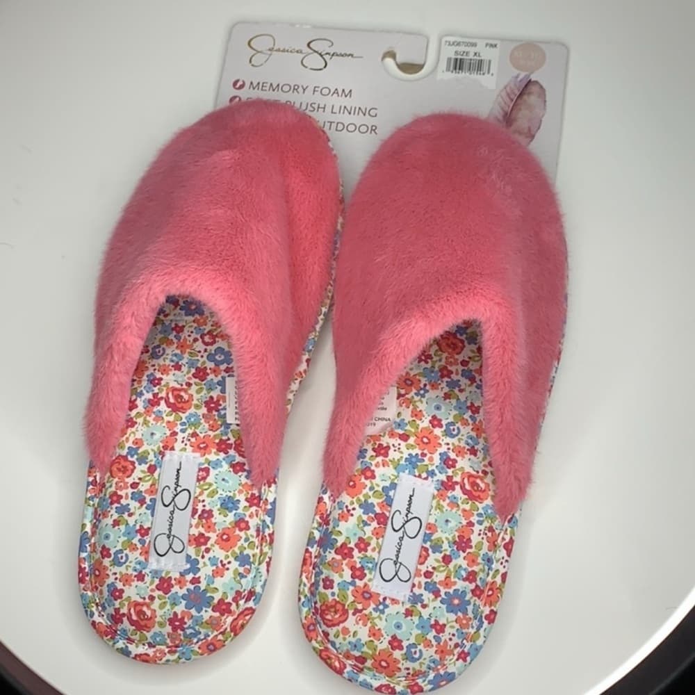 Jessica Simpson Plush Pink Slippers