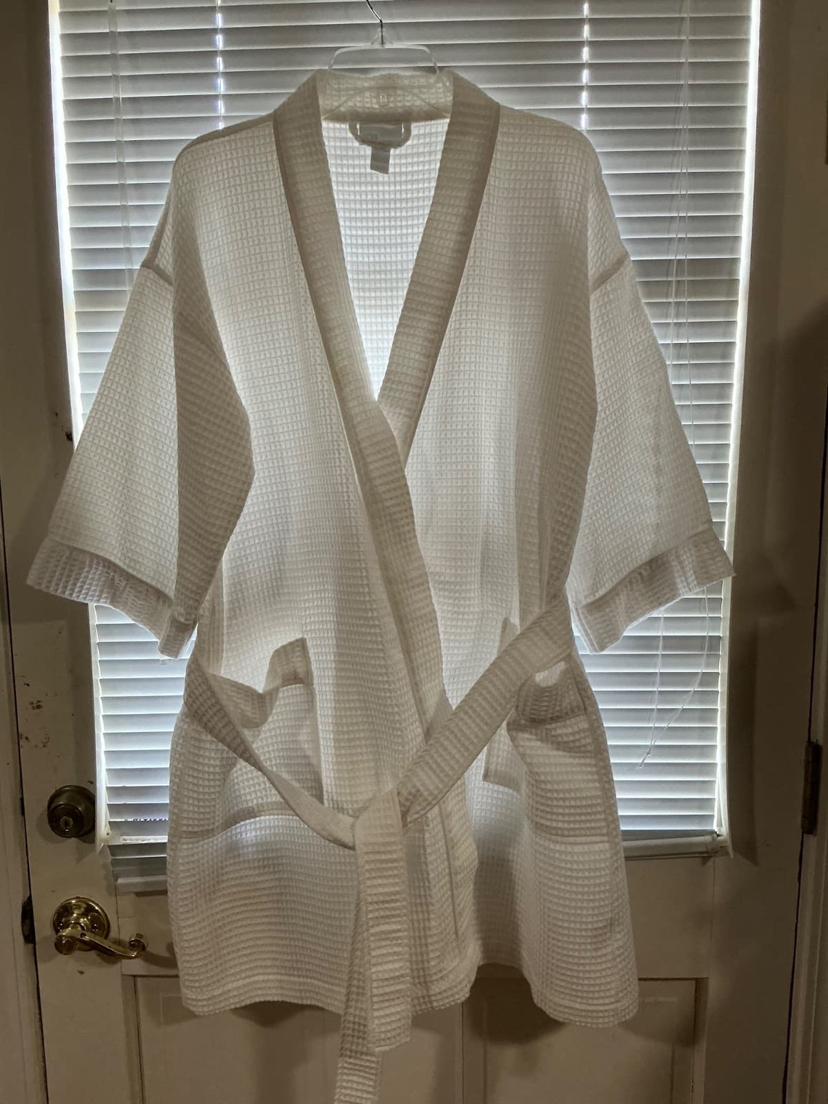 Charter Club SPA Waffle Knit Robe White Belted Short Sleeve L Large