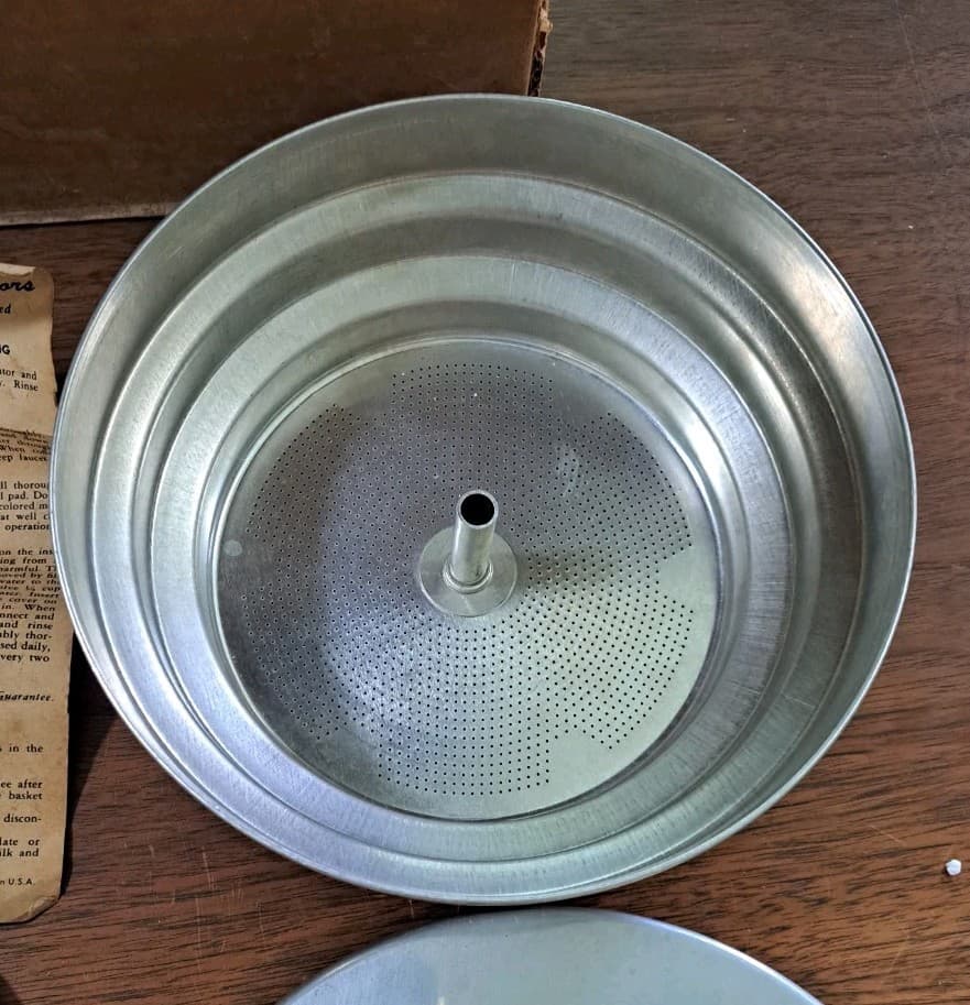 West Bend Coffee Maker Urn 12-30 Cup replacement part ONLY Filter Basket 9308