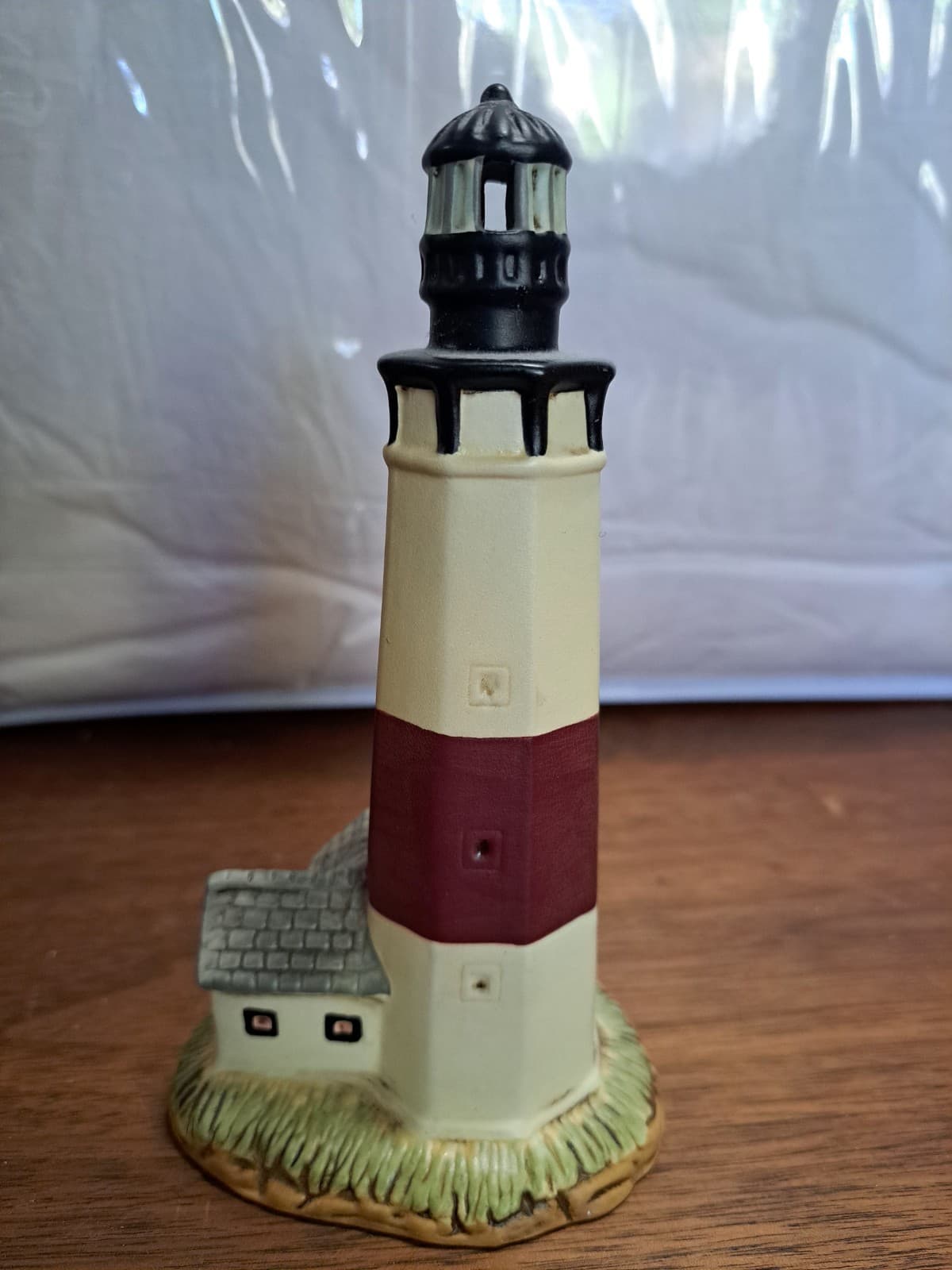 Montauk Lighthouse Geo Z Lefto 1998 FIGURINE 6.25” Handpainted N.01198