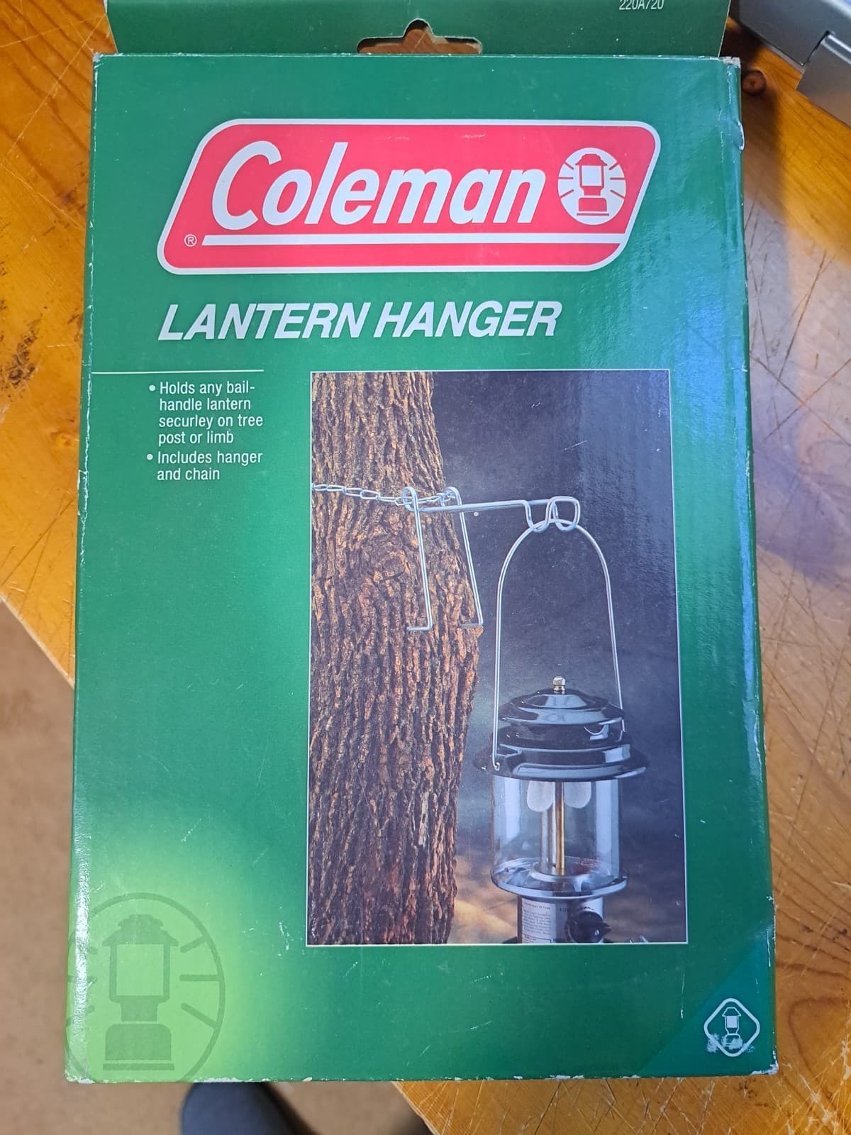 Coleman Lantern Light Holder for Tree Post Camping Tents Terrace NIB