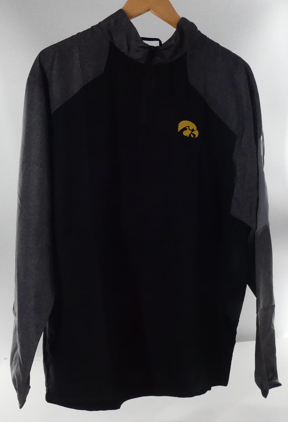 Holloway Iowa Hawkeyes Performance Hybrid Pullover Aero-Tec Jacket Black Large