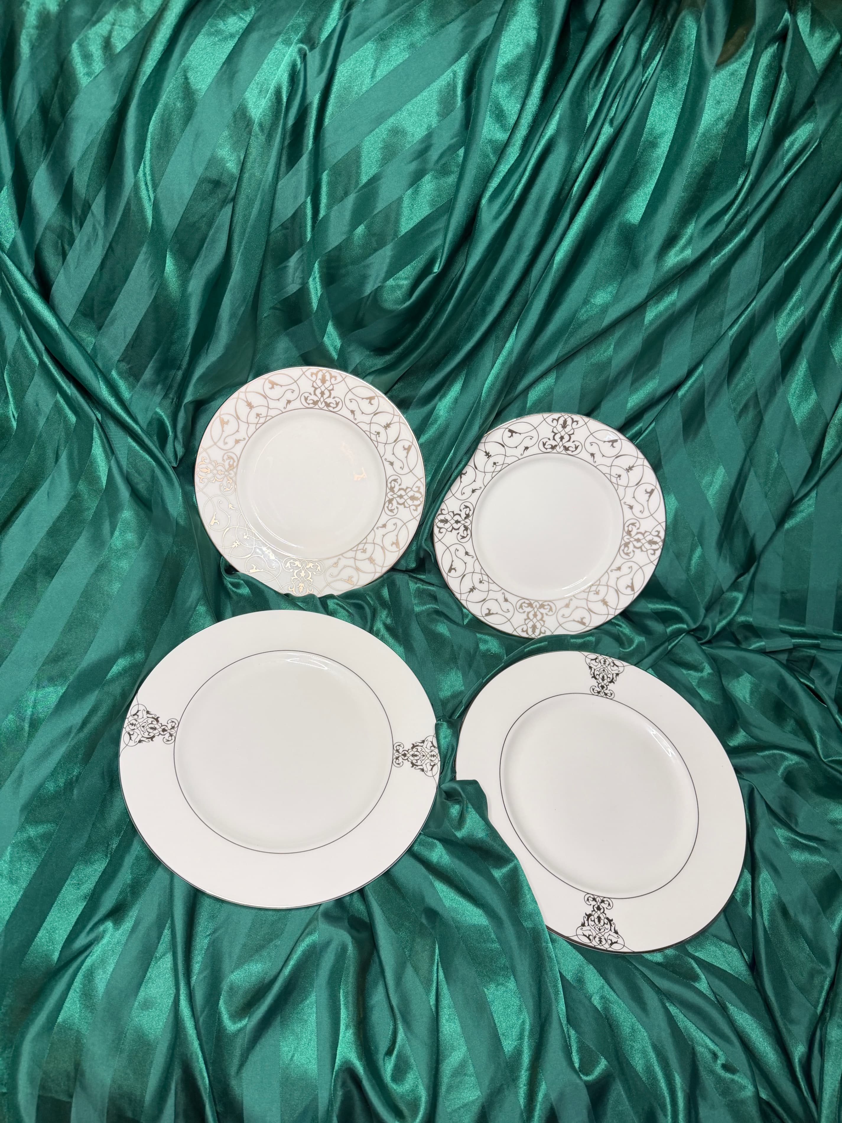 Vera Wang Wedgwood Imperial Scroll Plate Set - 2 Dinner & 2 Salad