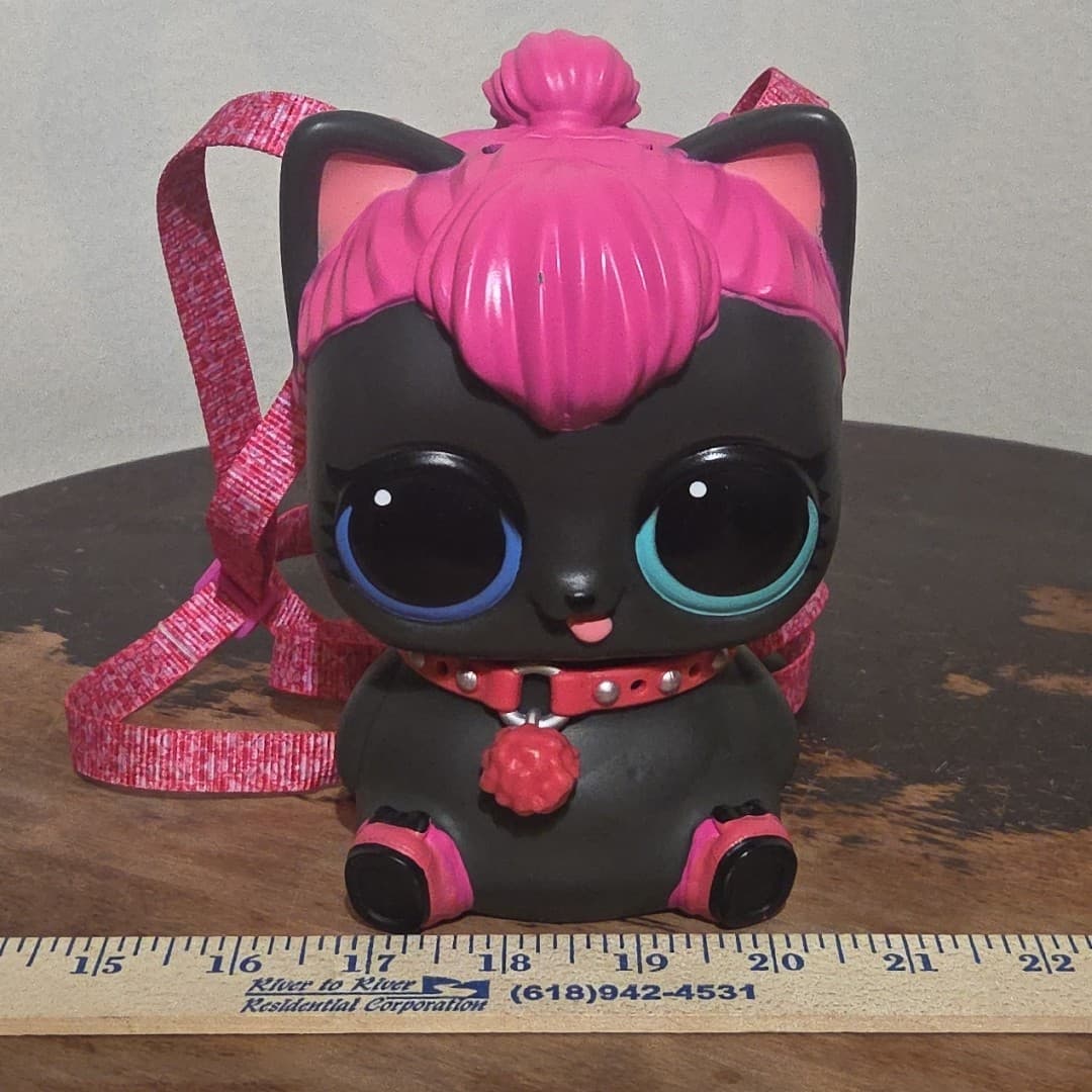LOL Surprise Biggie Pet Pink Spicy Kitty 7” Tall Coin Bank Backpack Toy