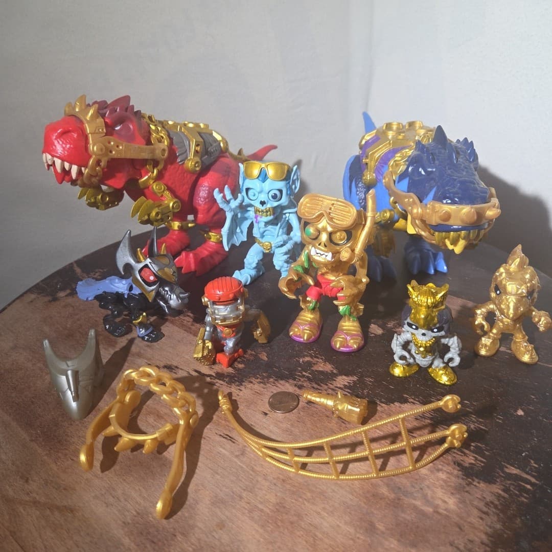 Large Lot of Treasure X Action Figures Aliens Monsters And Accessories