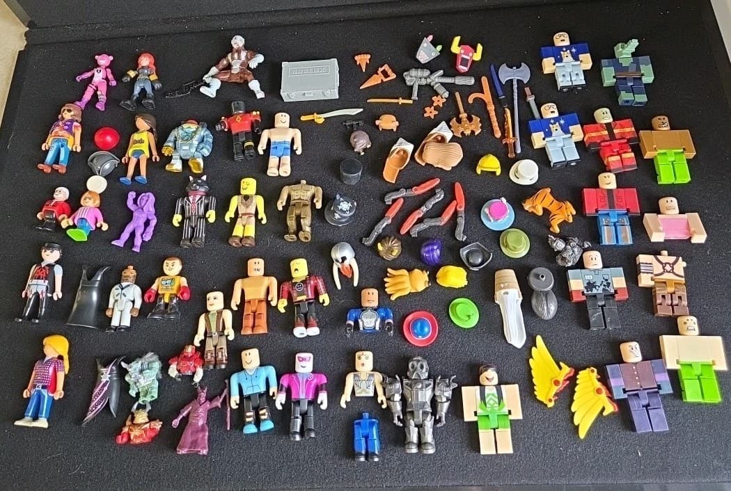 Mixed Lot: Roblox, Rikenbox, Brio, Megablok, Power Ranger, Fortnite, Playskool