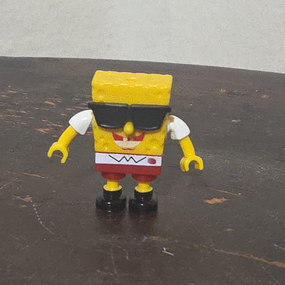 1.25" SPONGEBOB MINI FIGURE: FROM MEGA CONSTRUX BEACH RESORT- 2014