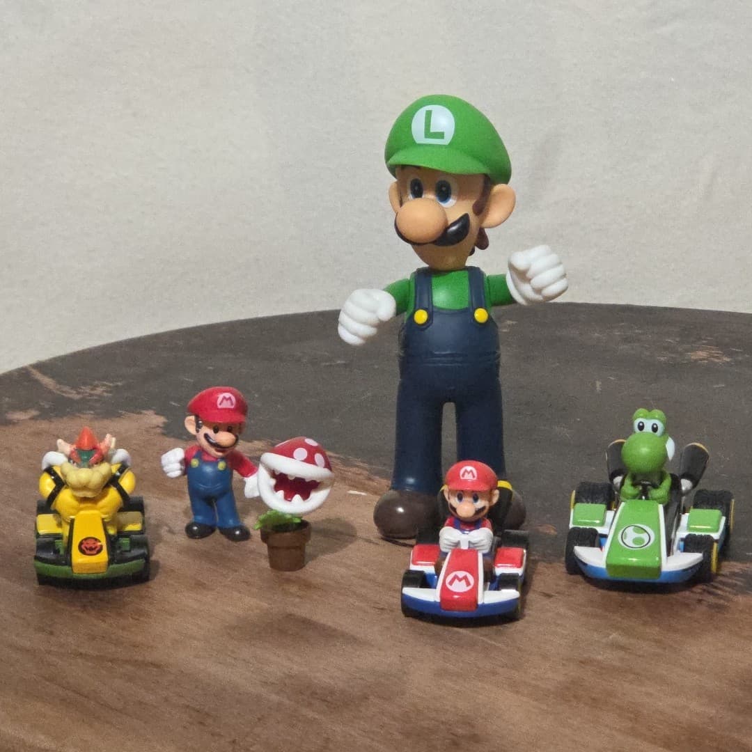 6pcs Super Mario Bros Figures & Hotwheels: Bowser, Mario, Yoshi, plus more