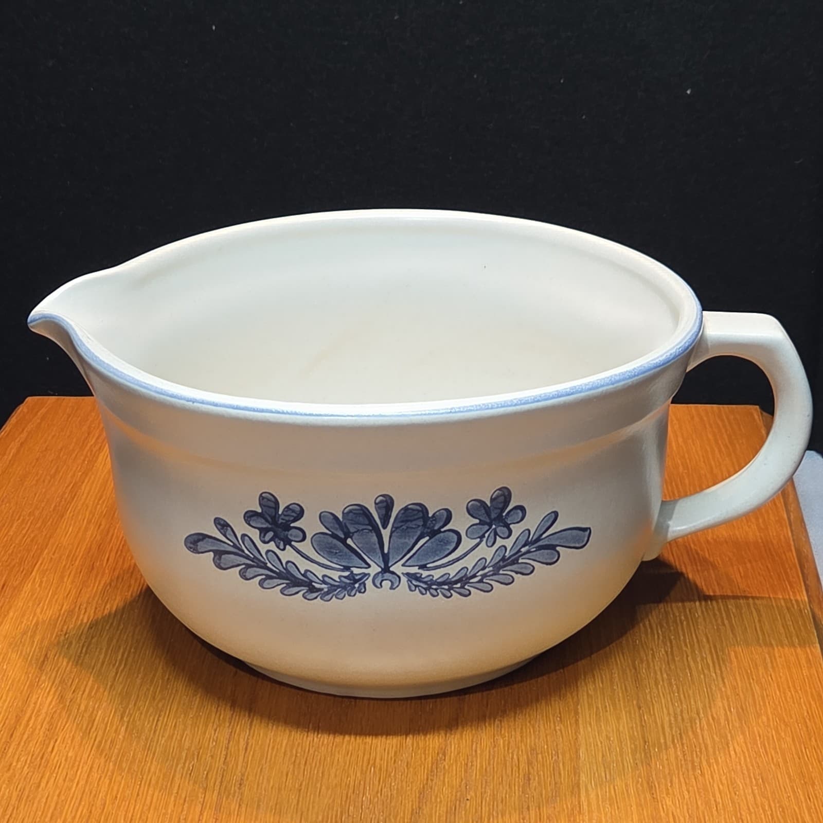 Vintage Pfalzgraff Batter Bowl 2.5 Quart Blue Yorktowne Pattern Made In USA