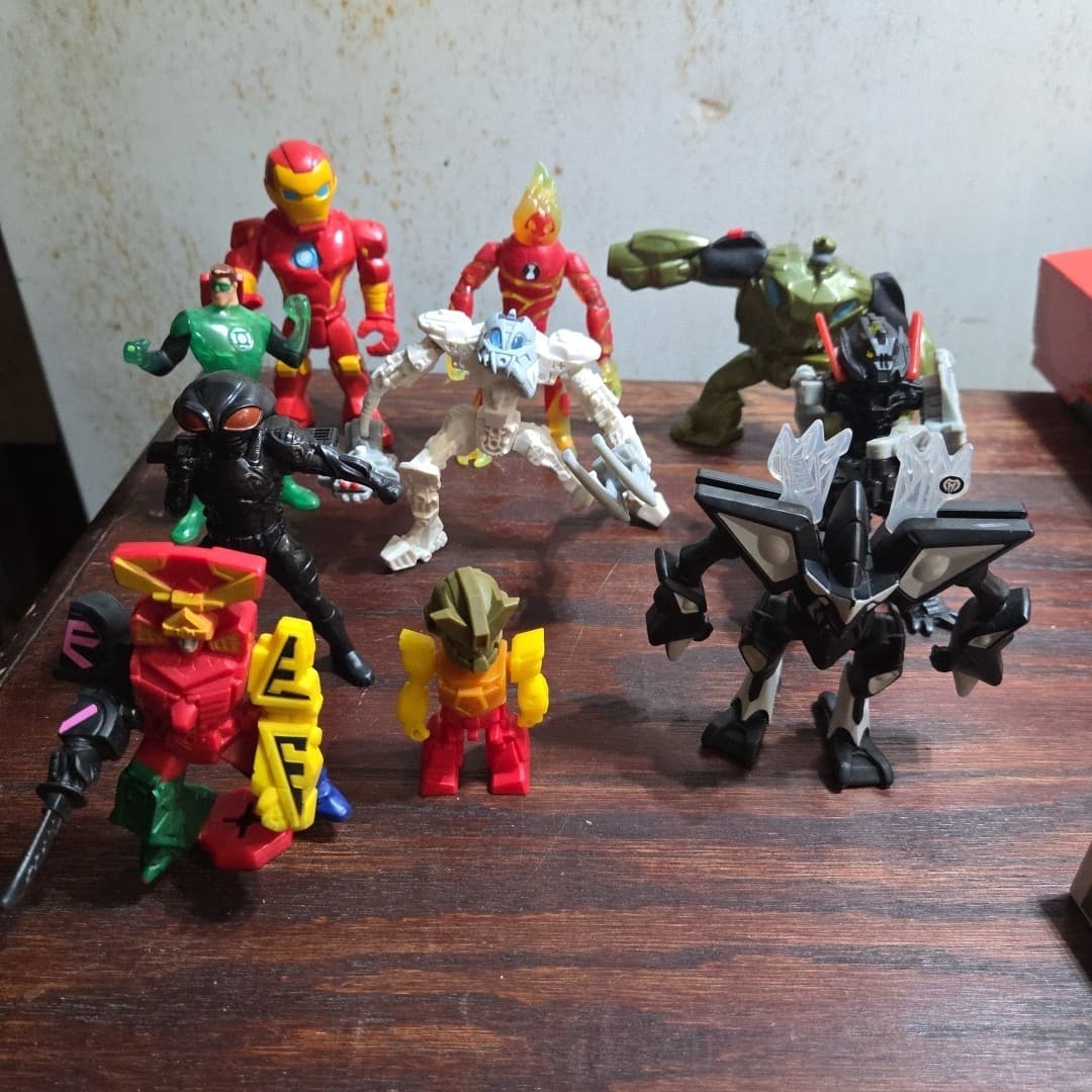Super Hero Toy Action Figures Mixed lot of 10 - Happy Meal Toys