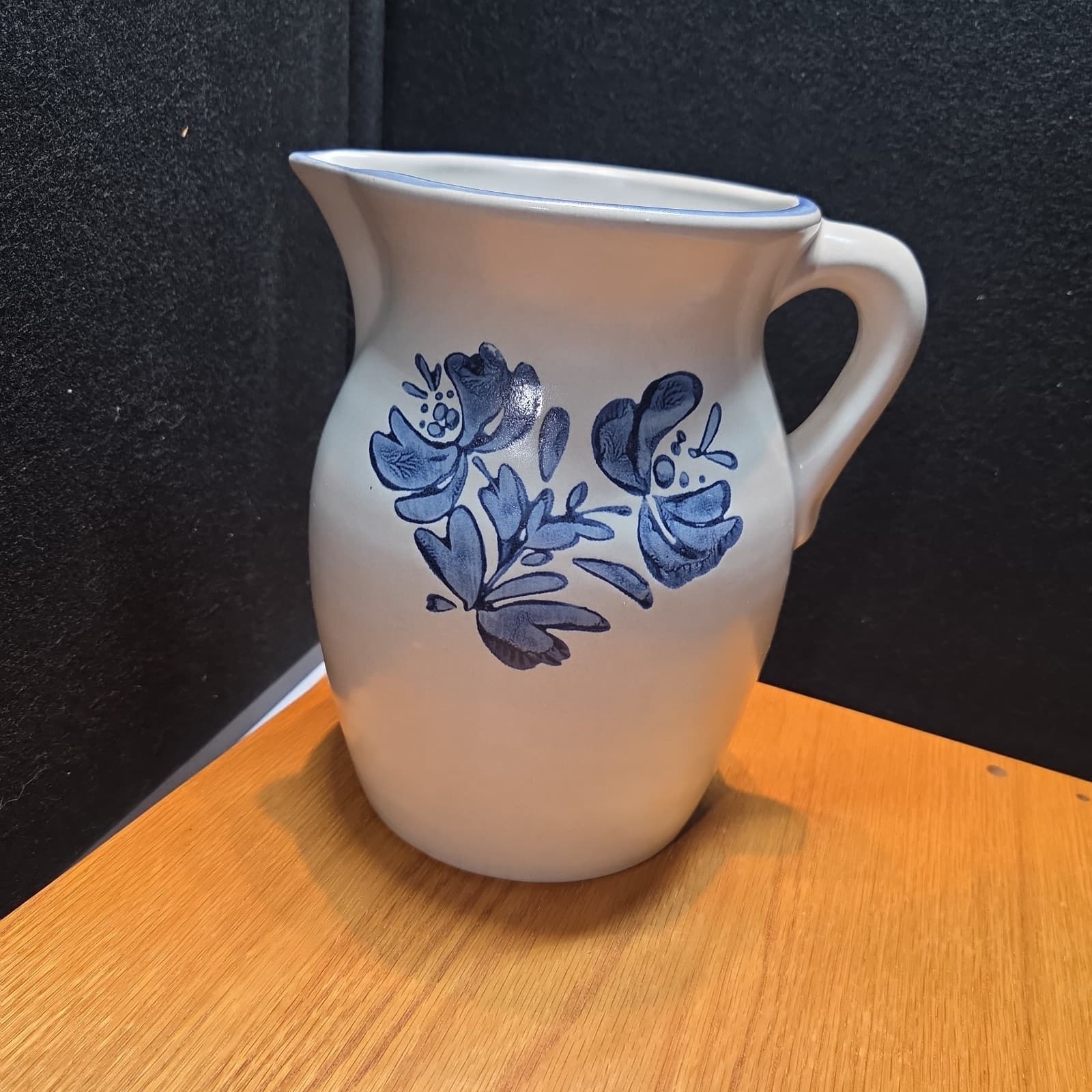 Vintage Pfaltzgraff Pottery Pitcher, Yorktowne Pattern 9"Pitcher, Pfaltzgraf Co