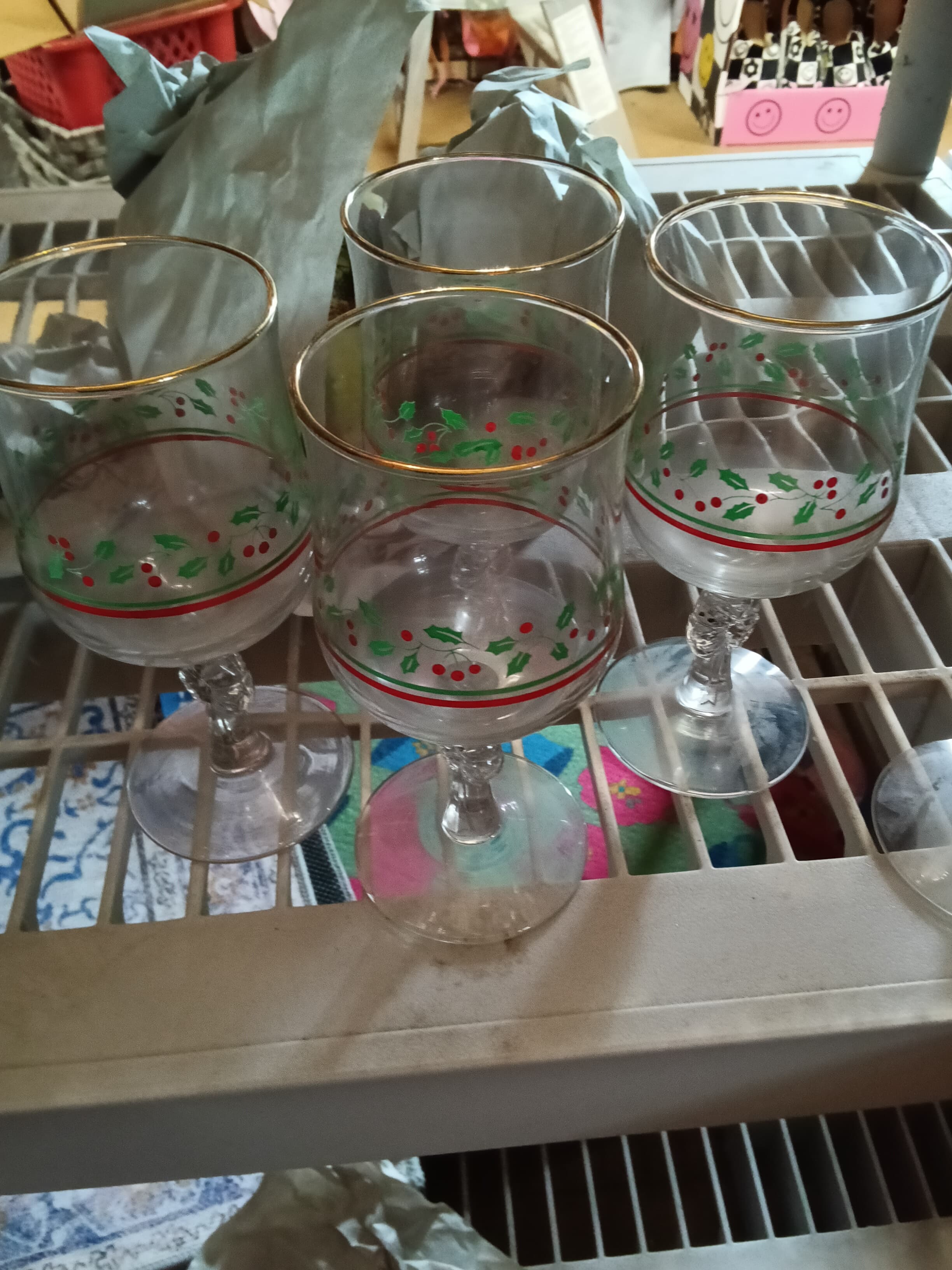 Set of 4 Arby's Christmas glasses Holiday Wine Glasses with Holly Design