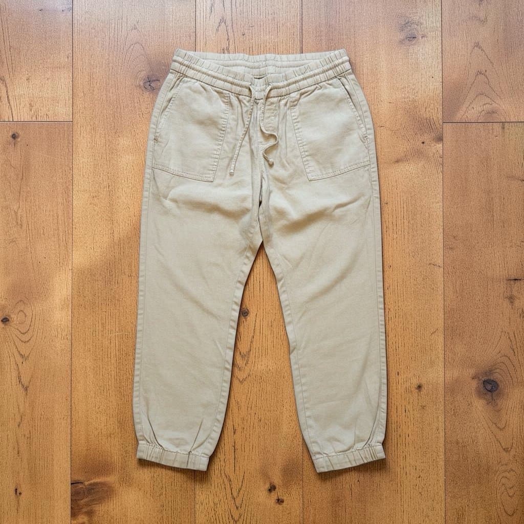 Women’s Old Navy Cargo pull on capris, SN