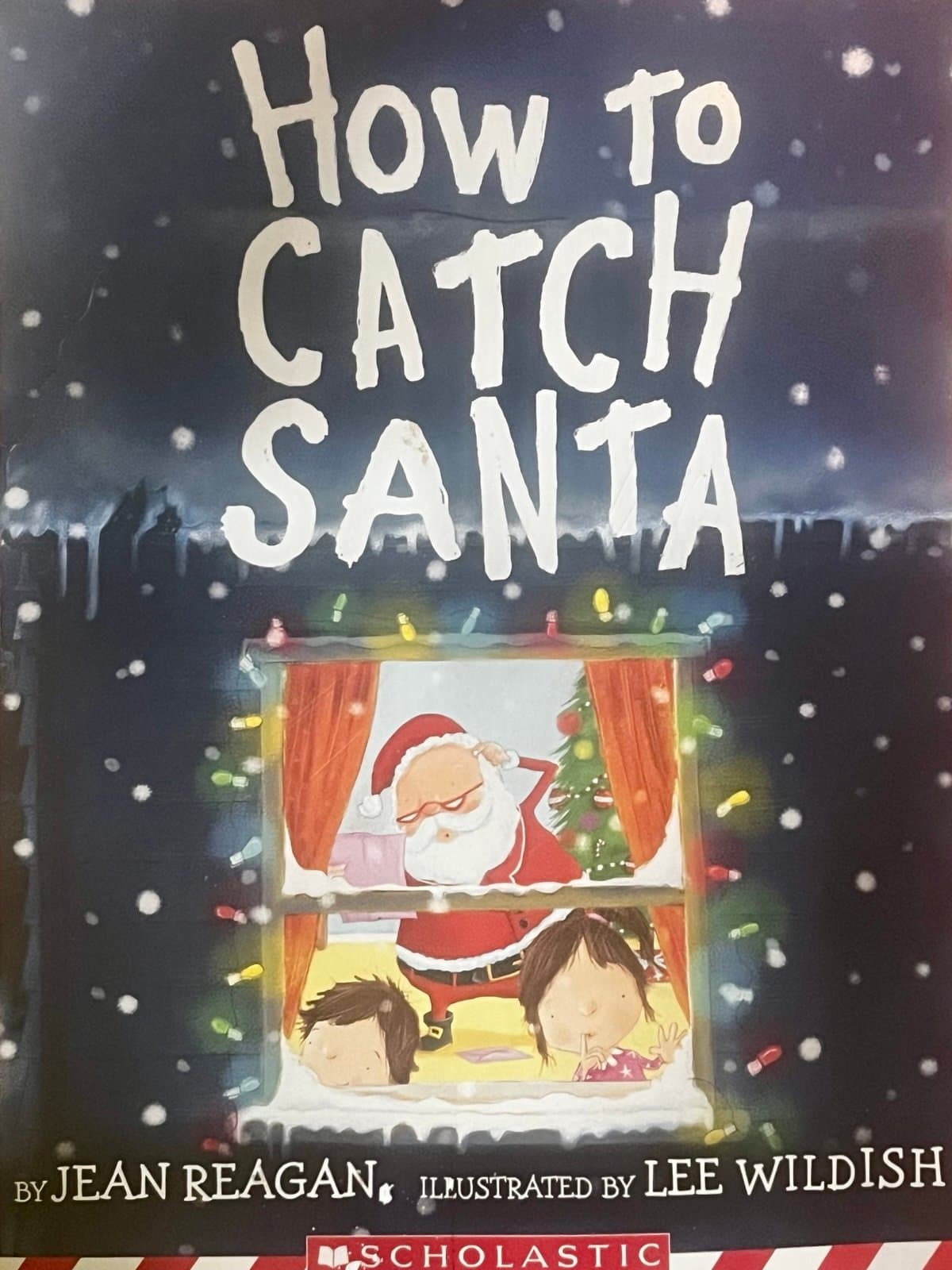 Set of 2 Children’s Christmas books, like new.
