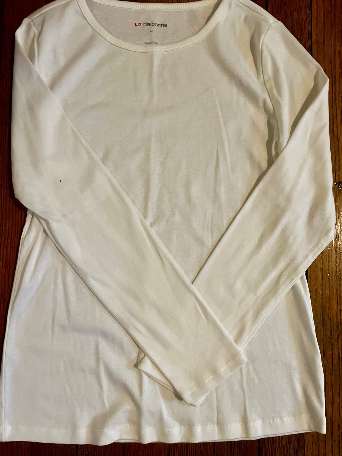 Elizebeth Claiborne long sleeve shirt, size M.