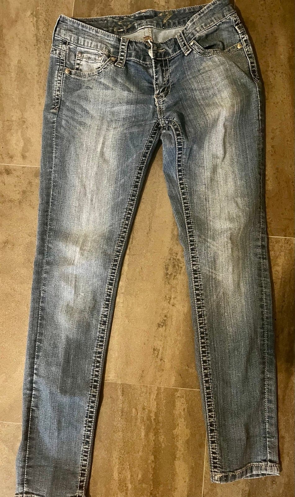 Silver Jeans Size 27