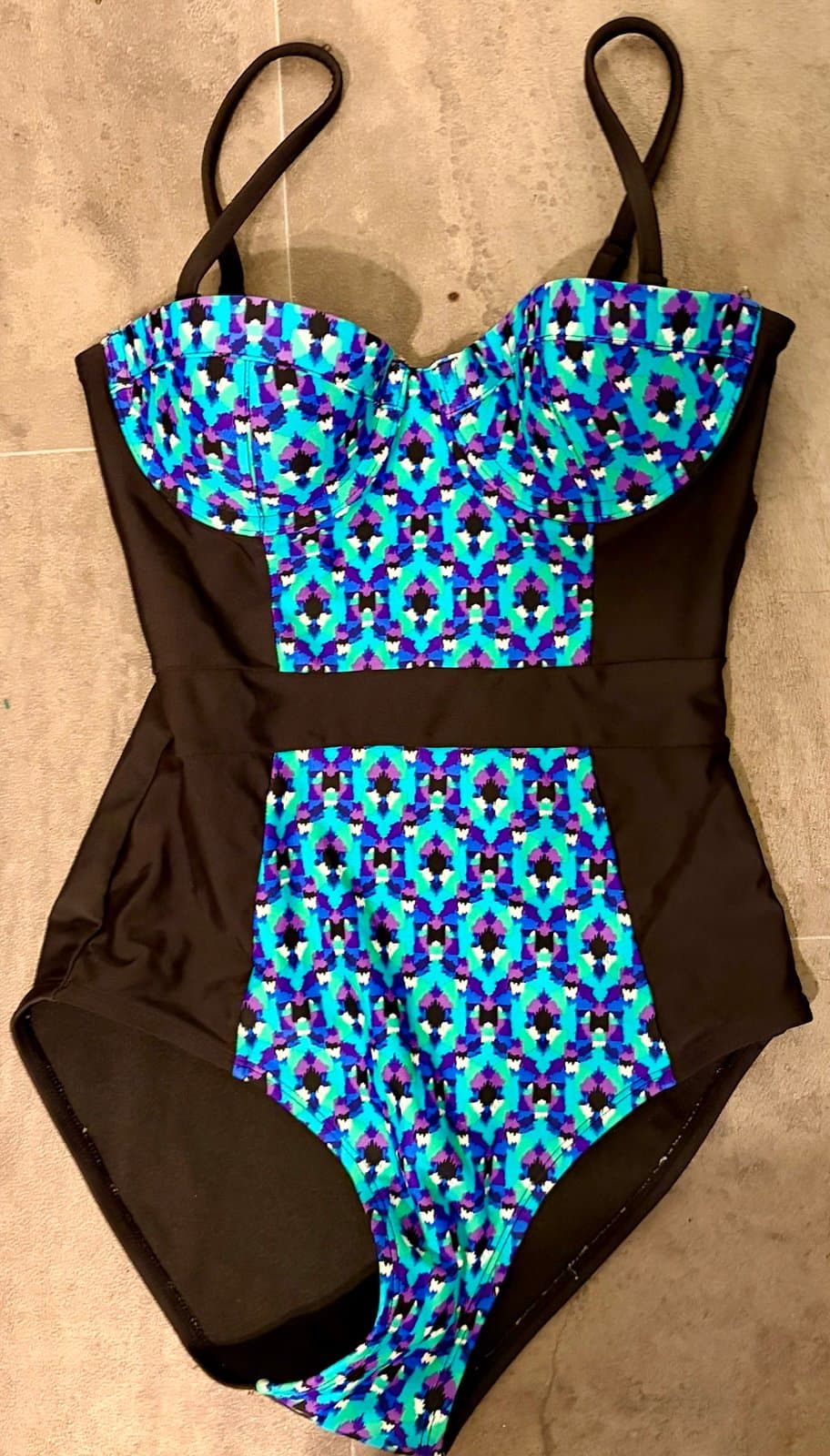 Women’s one piece swimming suit, S