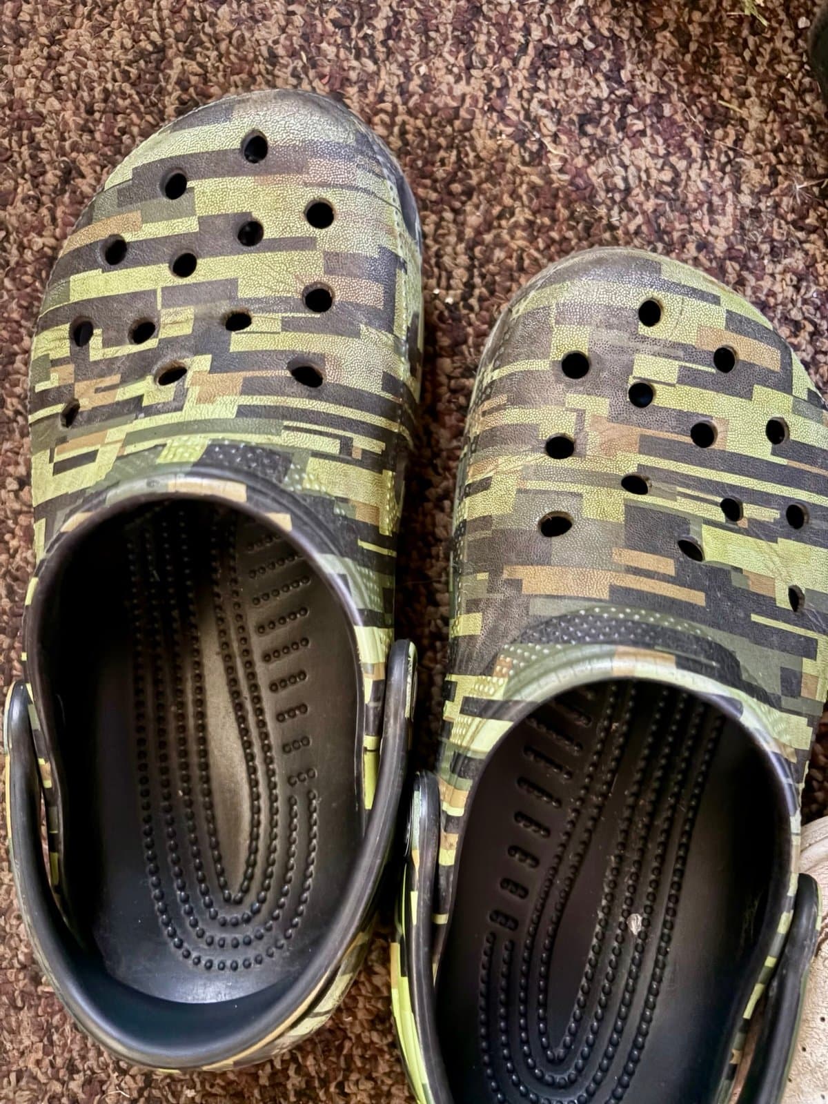 Boys camo crocks