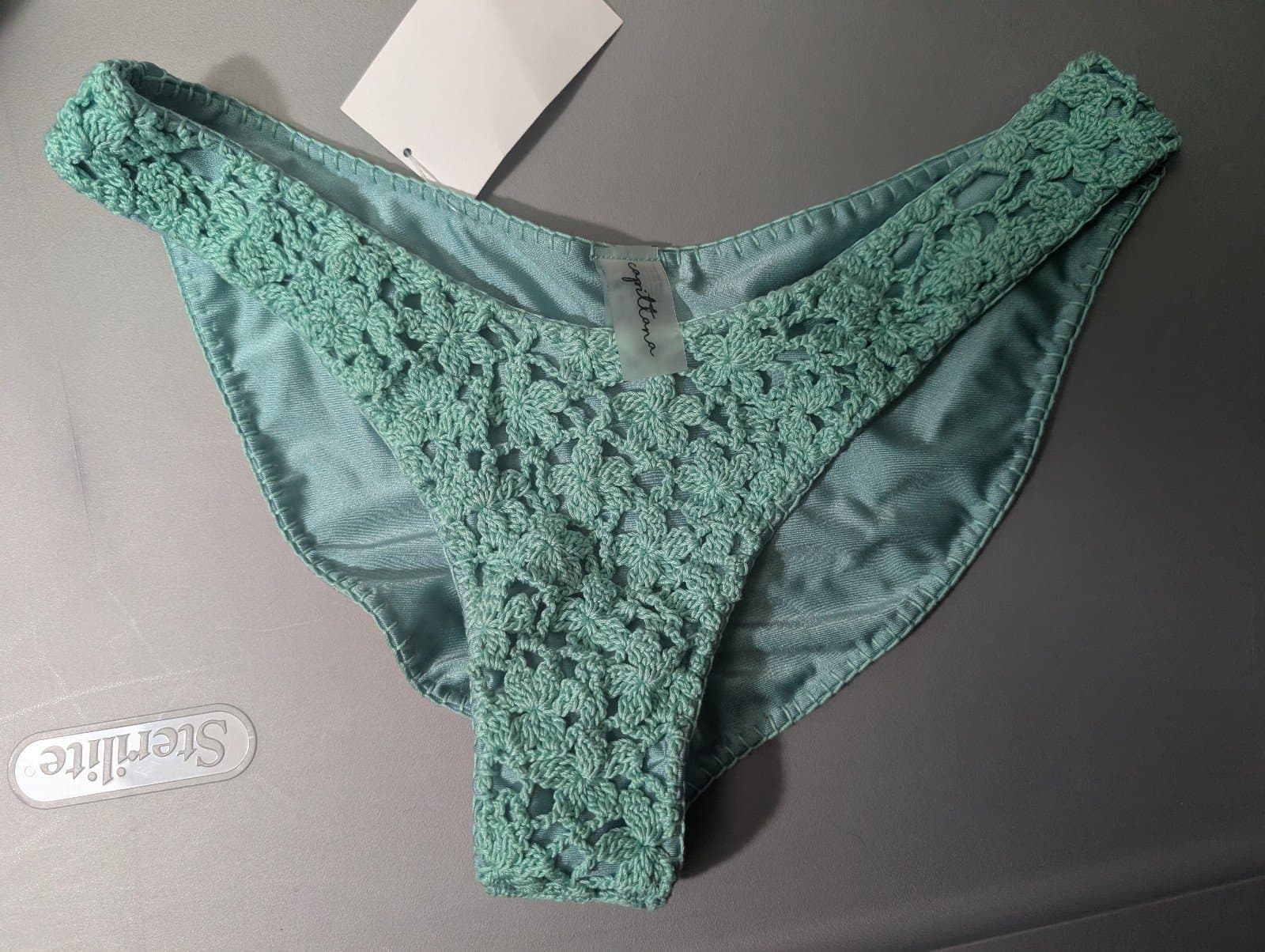 Bikini bottom size L