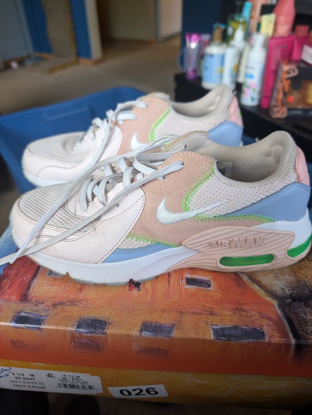 Nike Air size 9 women's