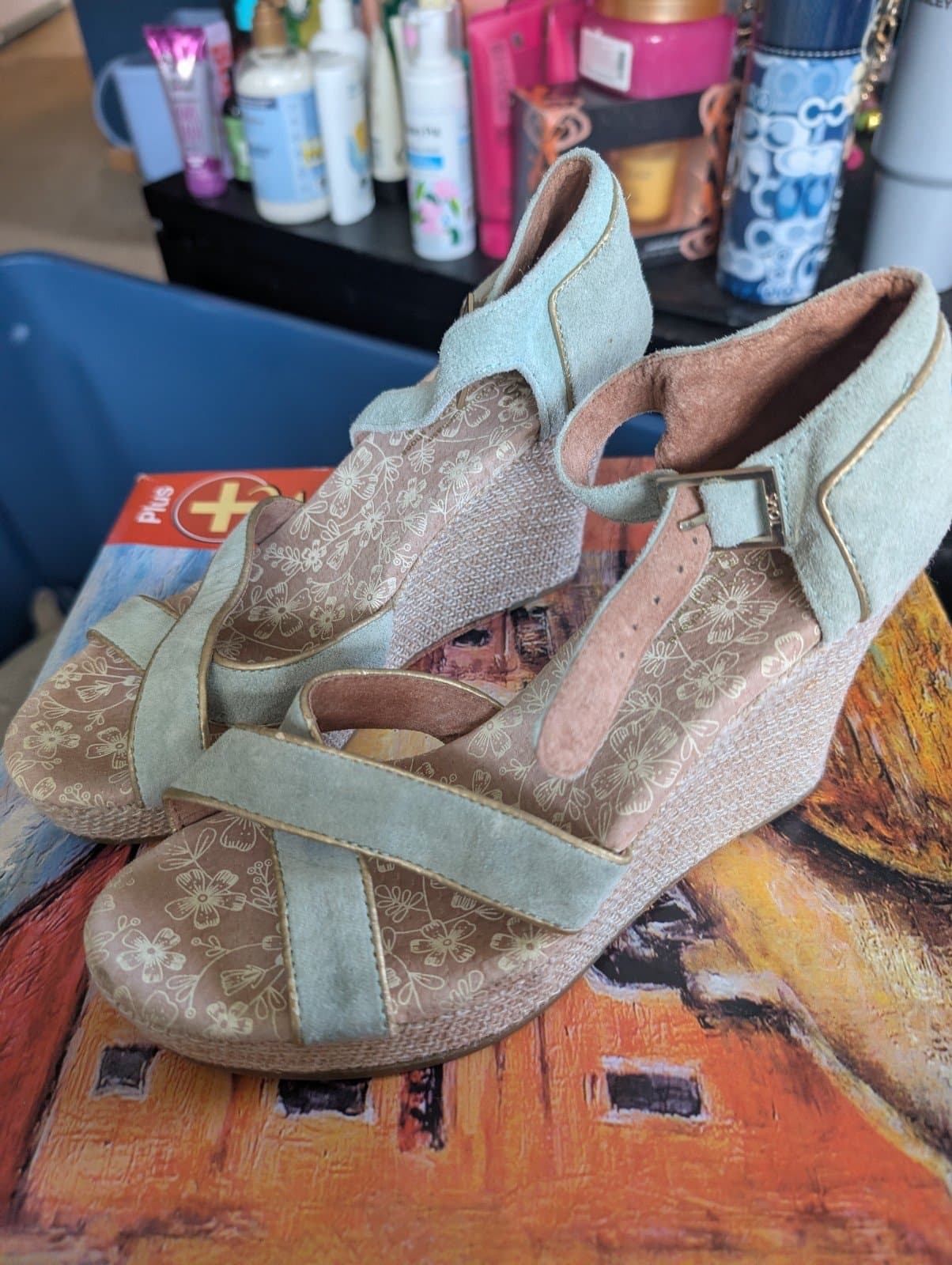 Toms sandals size 6.5