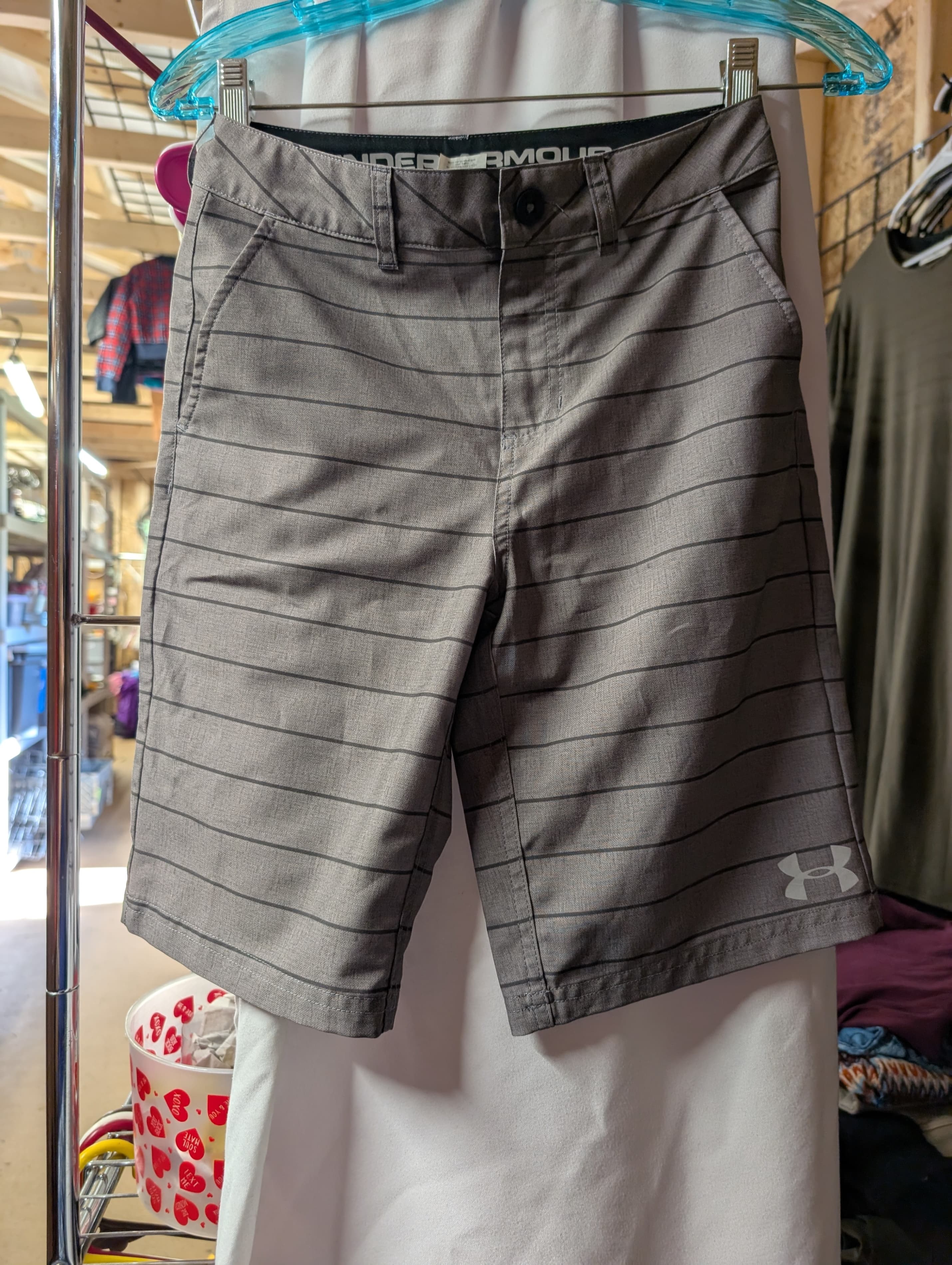 Under Armour Men's Striped Shorts Size 12