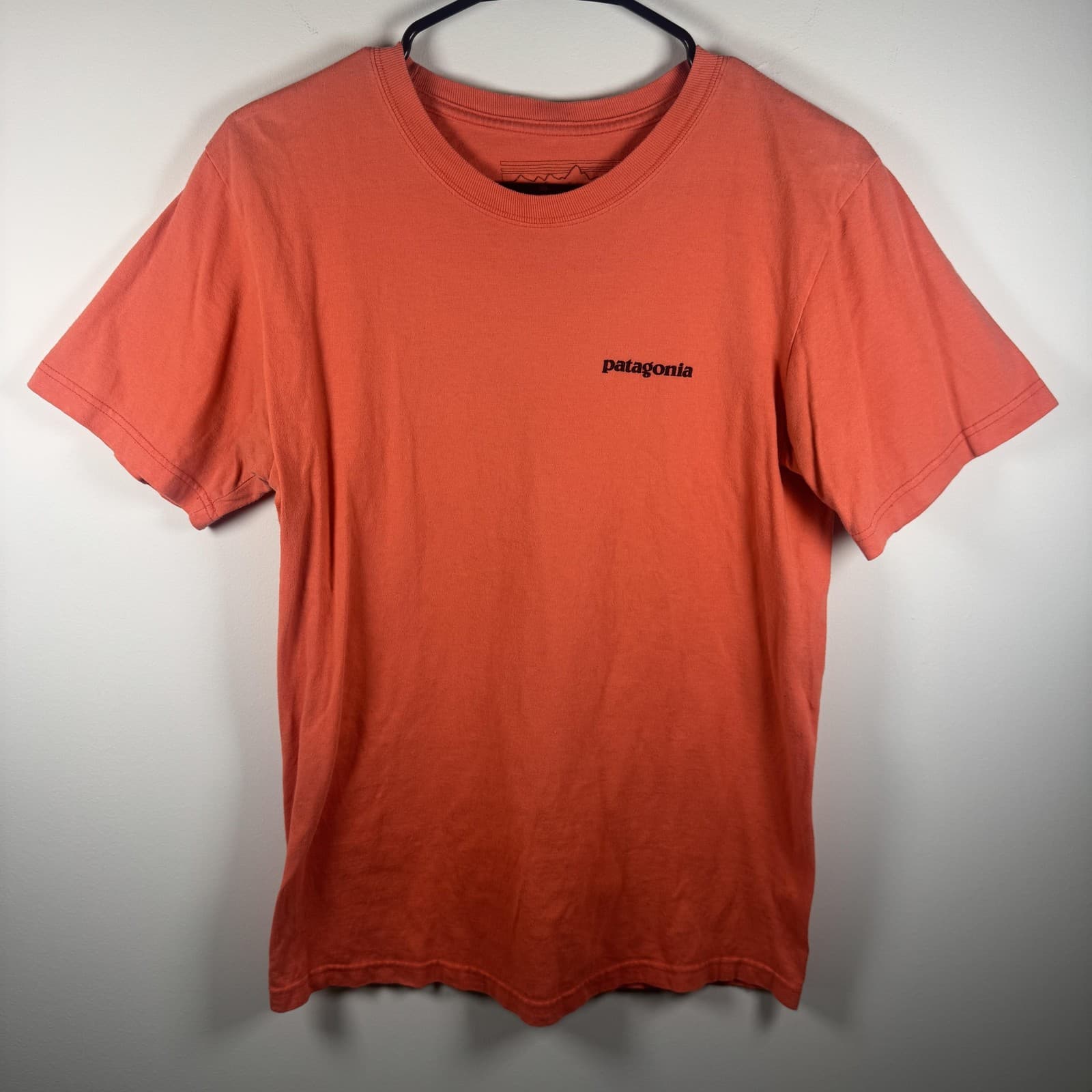 Patagonia Organic Cotton P-6 Logo Short Sleeve Tee Shirt Mens S Orange