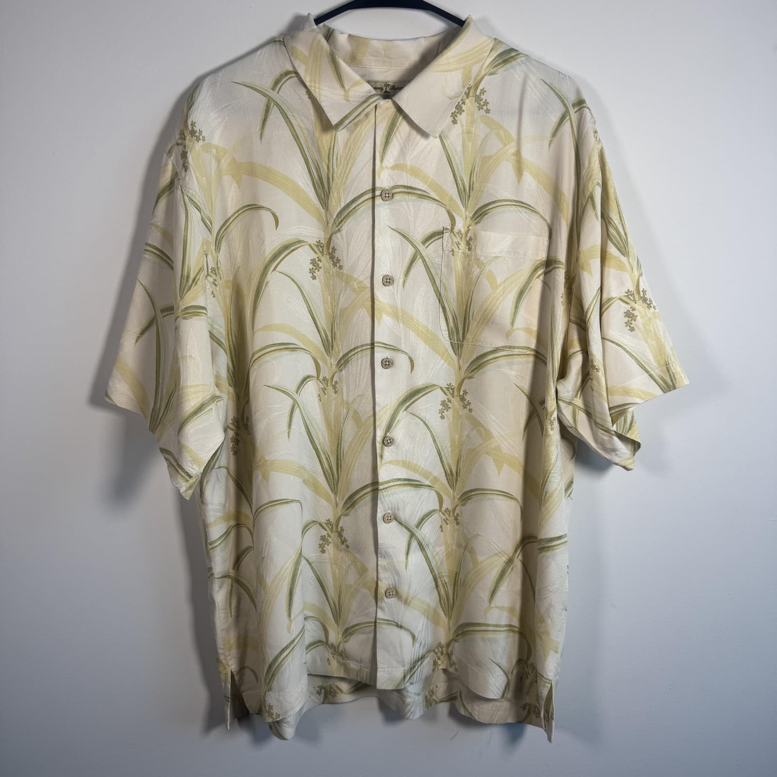 Tommy Bahama Camp Button-Down Shirt Hawaiian Tropical Silk Cream Green Men's XL