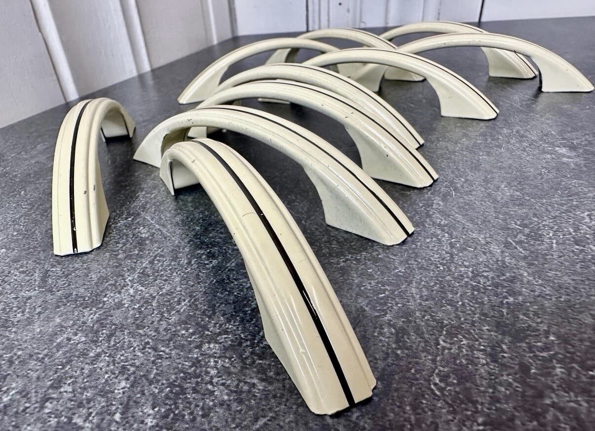 Set of 10 Cream Metal Curved Cabinet/Drawer Handle Pulls w/ Black Stripe