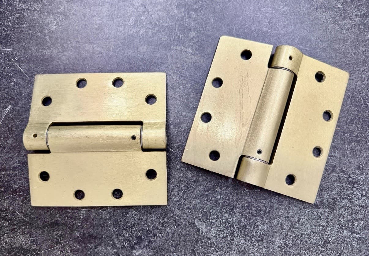 Self Closing Automatic Door Closer Hinges Steel/Brushed Brass Commercial Set