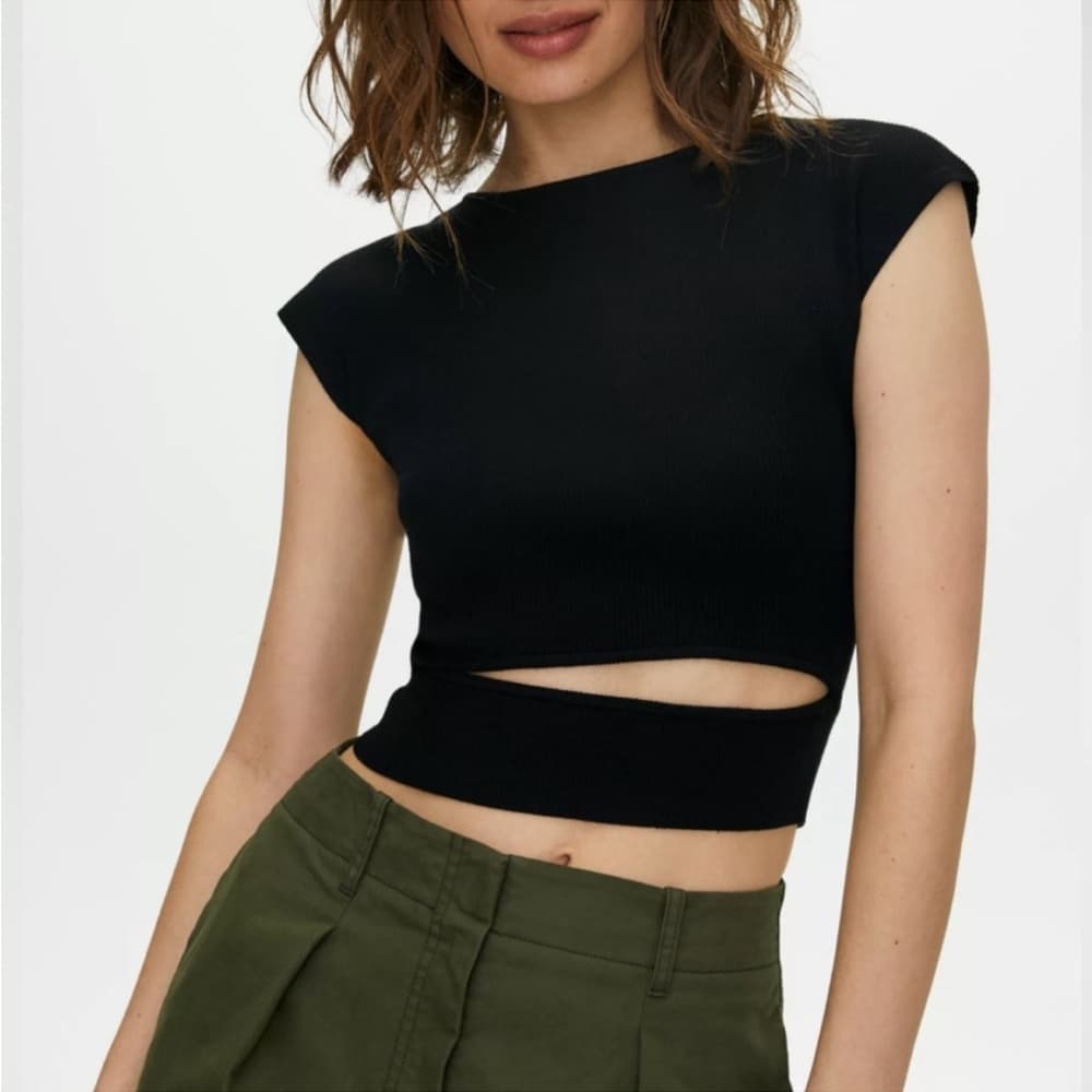 Aritzia Wilfred Cut-Out Knit Top in Black (Size S)