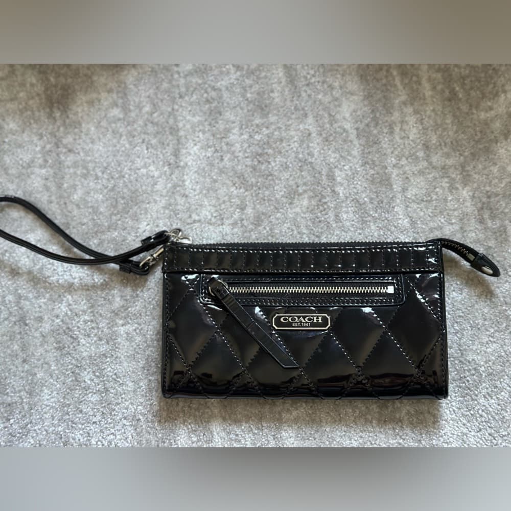 Coach Patten leather quilted look wristlet