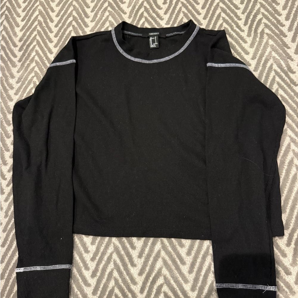 Forever 21 Black Ribbed Crewneck Top with White Contrast Stitching
