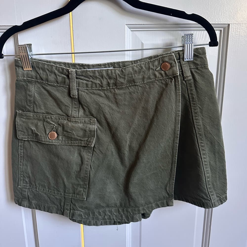 Zara green skort