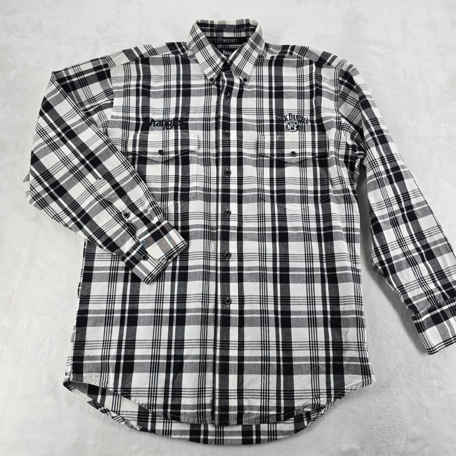 Wrangler Jack Daniels Mens Medium Button Up Shirt Black White Plaid MJD462M
