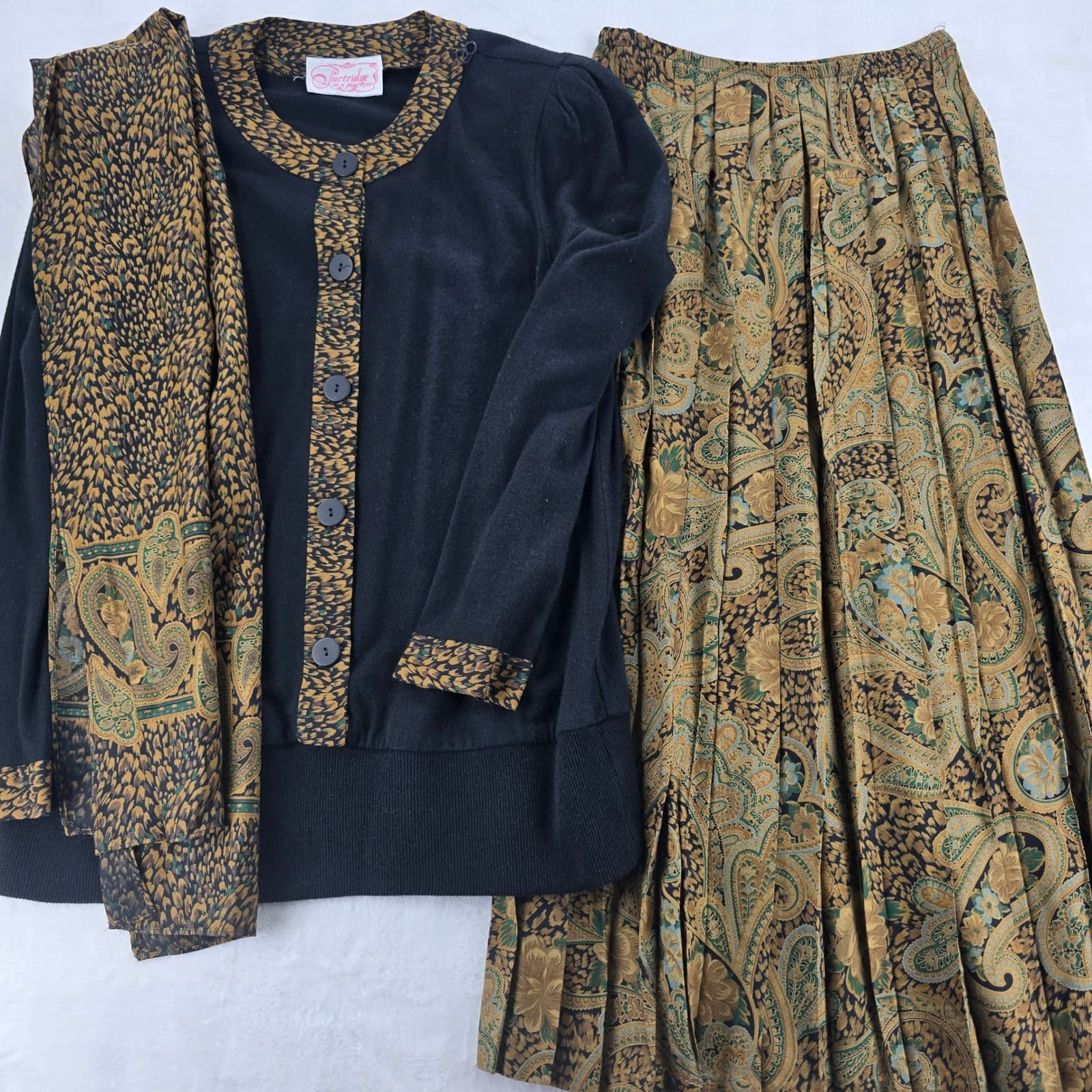 Partridge in a Pear Tree Skirt Set Womens M/L 3pc Skirt Black Gold Paisley Knit