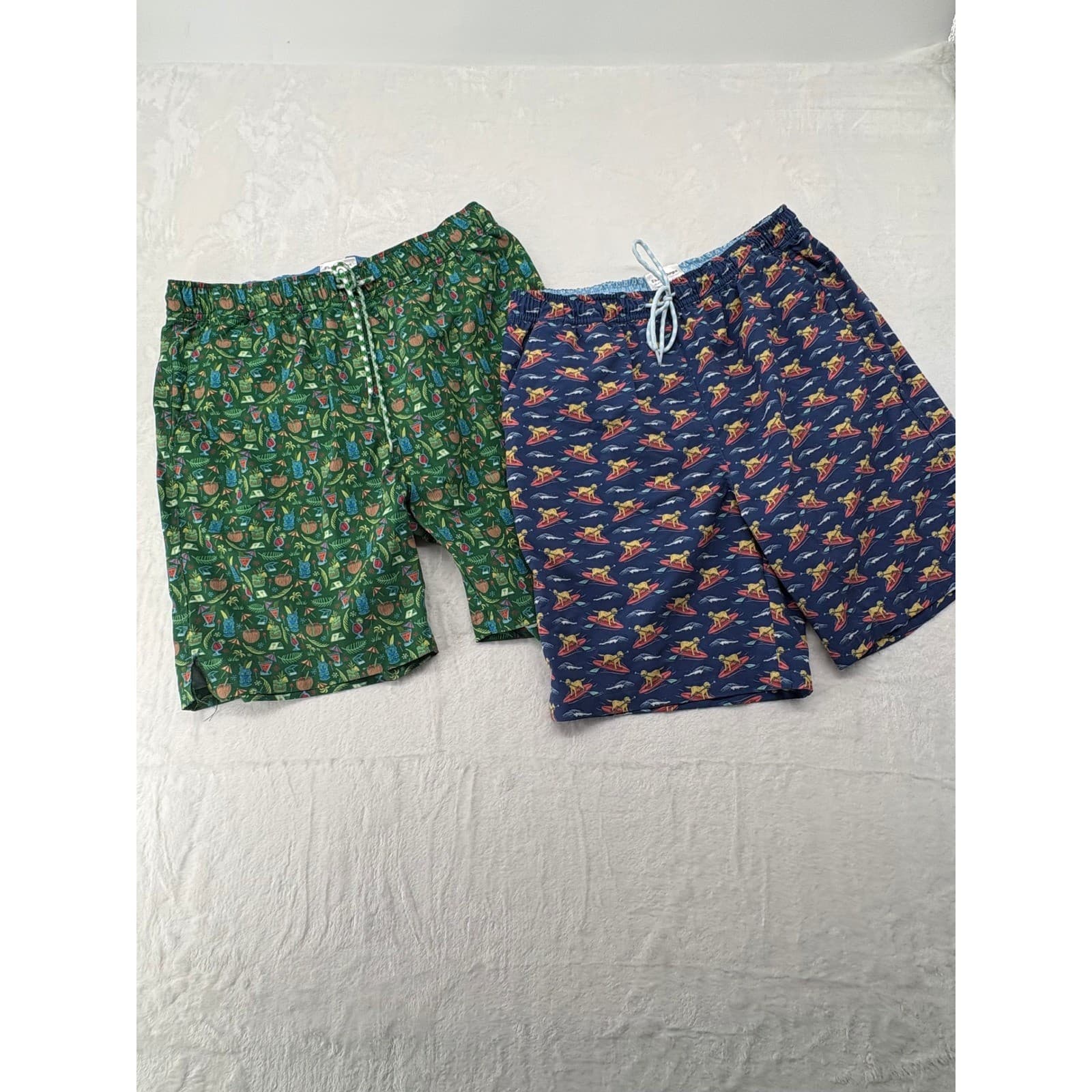 Skiff Dogs Swim Trunks Mens M Shorts Green Tiki Cocktail Pedigree Litter
