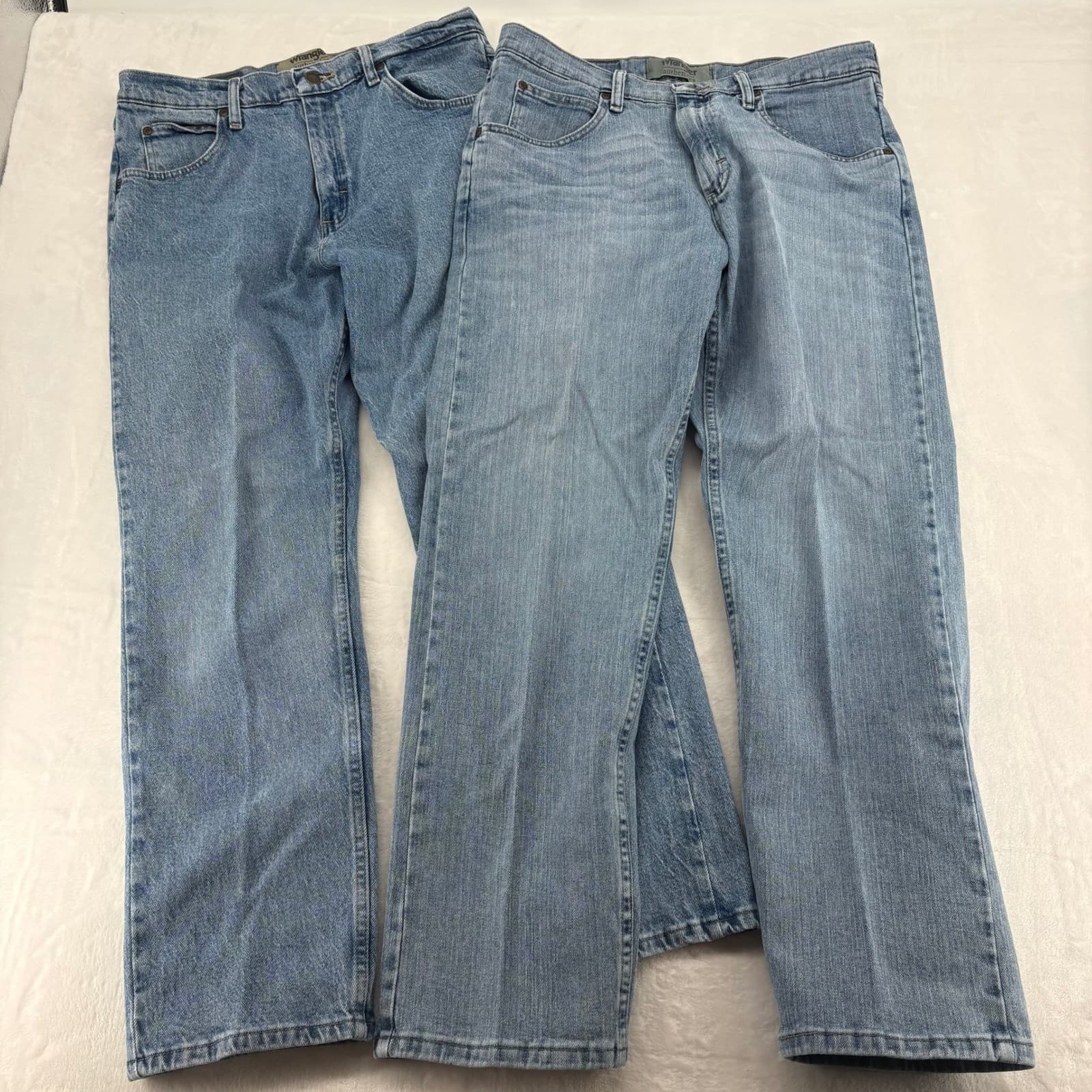 Wrangler Jeans 33x30 Authentics Bundle Blue Light Wash Denim Stretch 10ZM200
