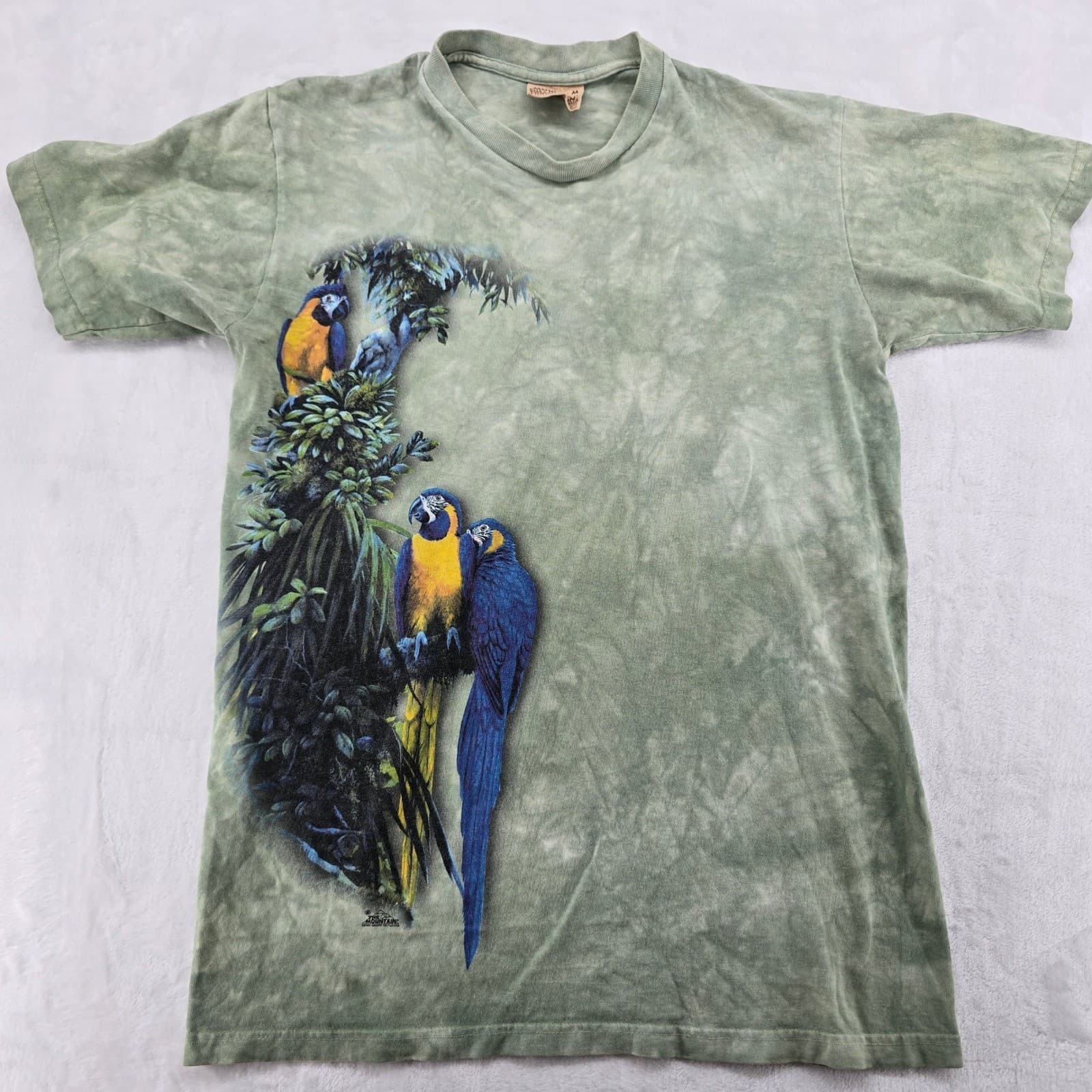The Mountain T Shirt Mens Medium T Shirt Green Tie Dye Macaw Parrots Graphic