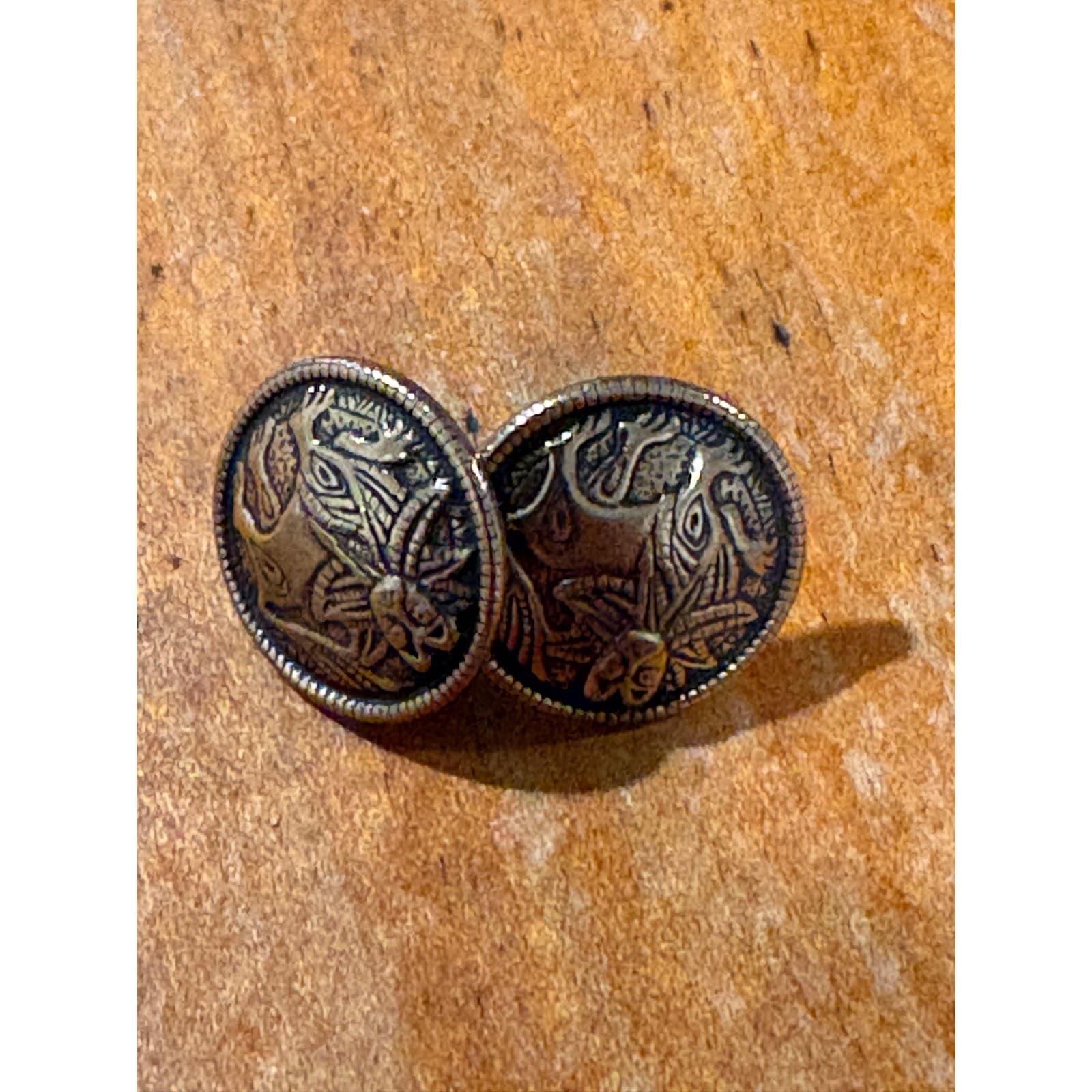 Unbranded Stud Earrings Womens OS Coin Style Bronze Gold Tone Vintage Relief