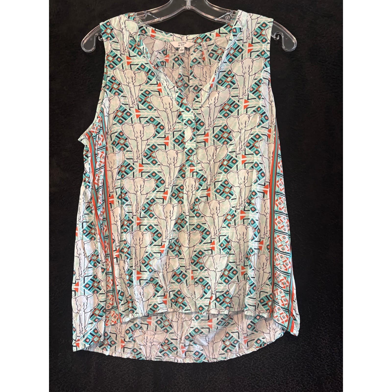 Crown & Ivy Womens Sleeveless V-Neck Top Elephant Print Size L