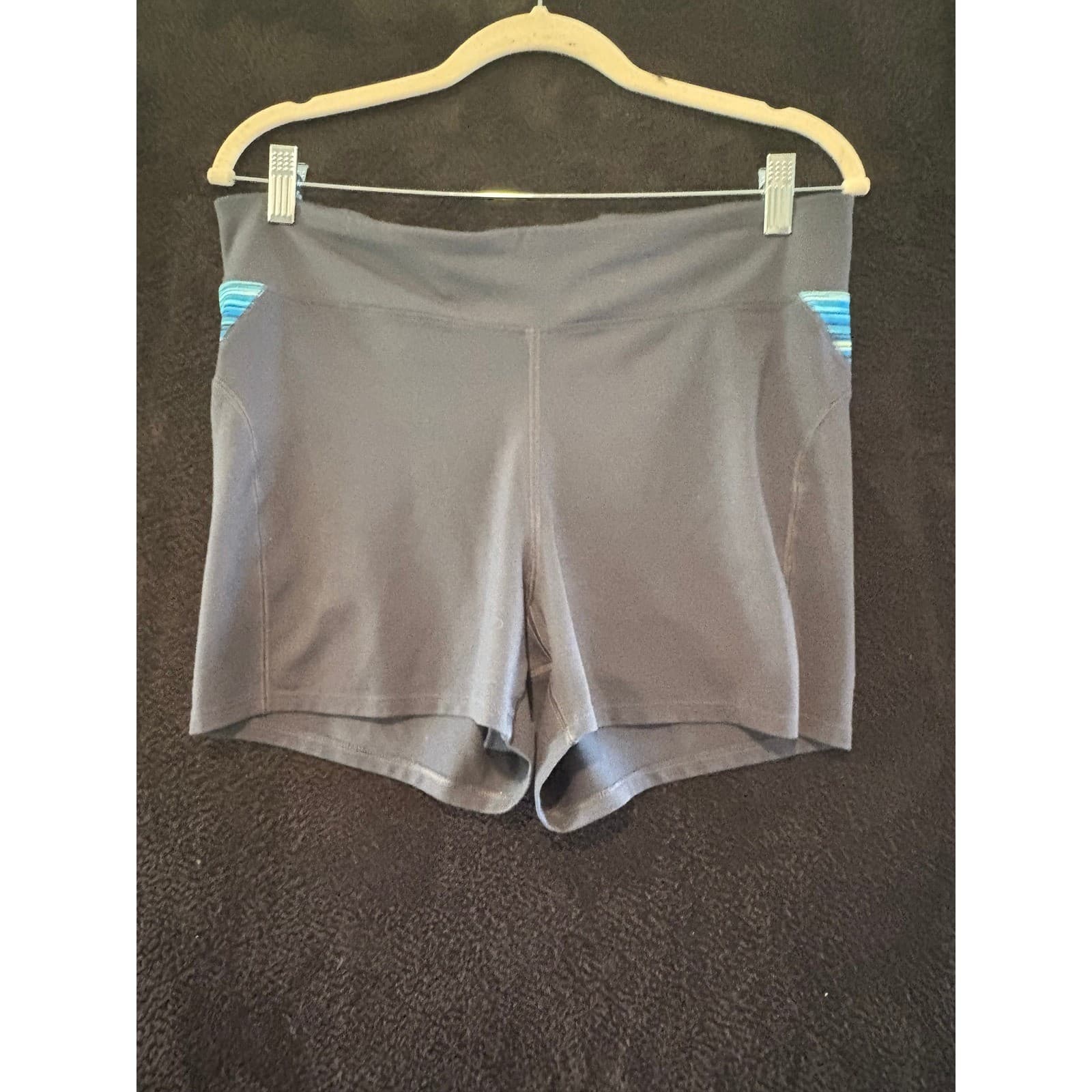 Old Navy Active Gray Athletic Shorts XL Women's Running Striped Pockets
