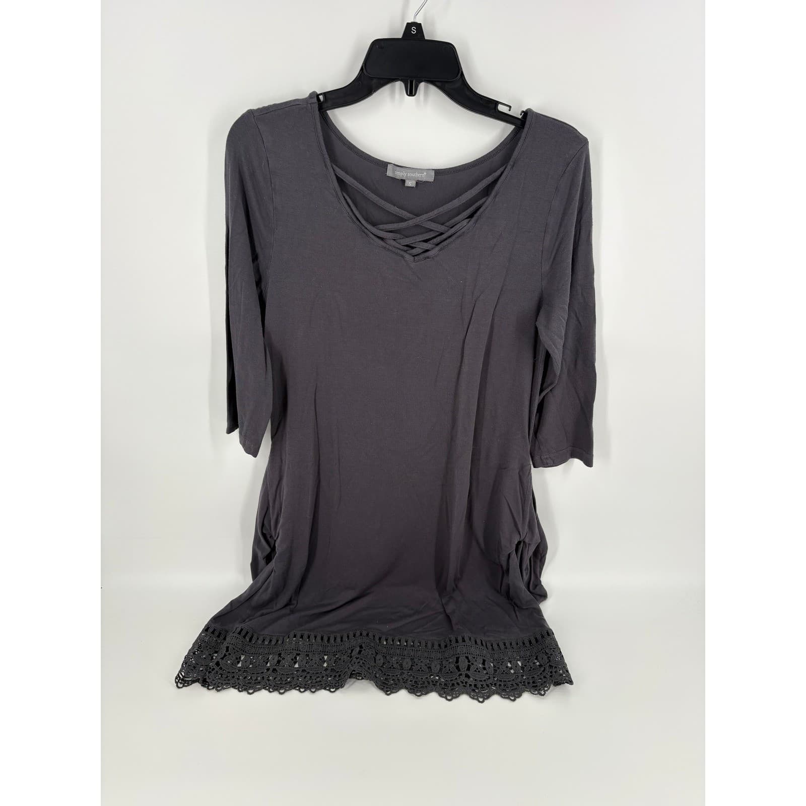 Simply Southern Gray Tunic Top Criss Cross Neckline Crochet Hem 3/4 Sleeve